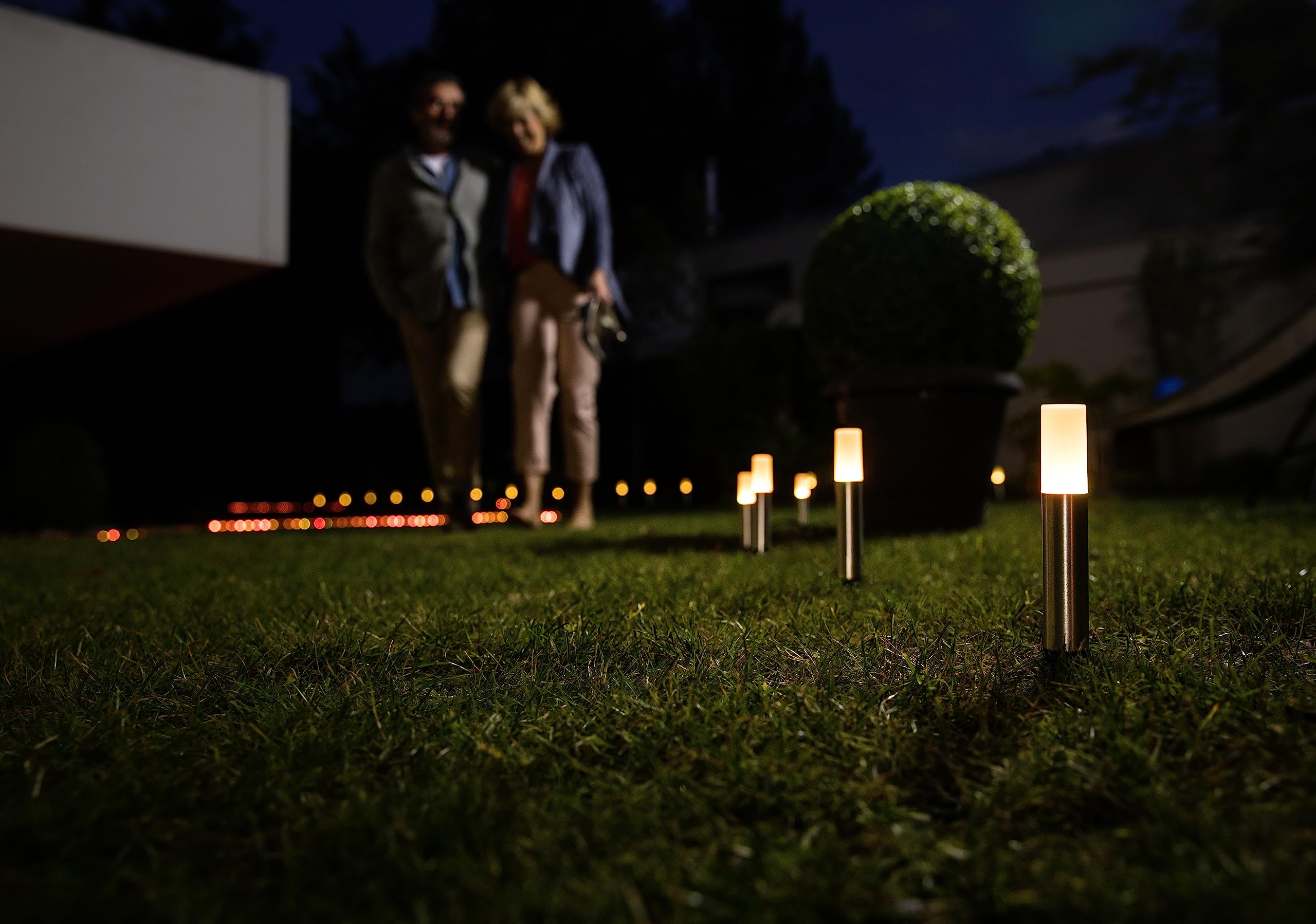 LEDVANCE Inteligentna lampa ogrodowa z technologią ZigBee, 16 mln kolorów RGB, ciepła biel do białego światła dziennego, regulowana (2000 – 6500 K), sterowana za pomocą Alexa, Smart + ZB słupek