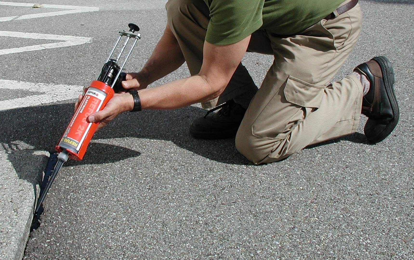 Refug Fugen-Dichtmasse Asphalt - Beton reaktiv (2 Stück)
