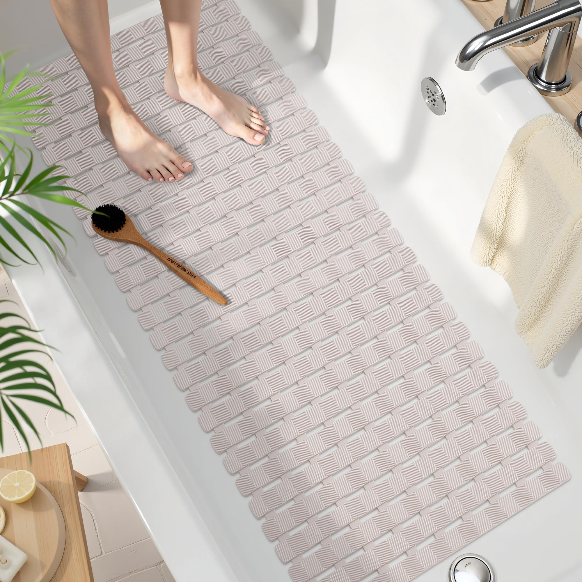 Smiry Non Slip Bathtub Mat with Textured Surface, 40 x 100 cm, Cut-to-Fit Quick Drying Shower Mat Machine Washable Bath Mat for Elderly, Camel