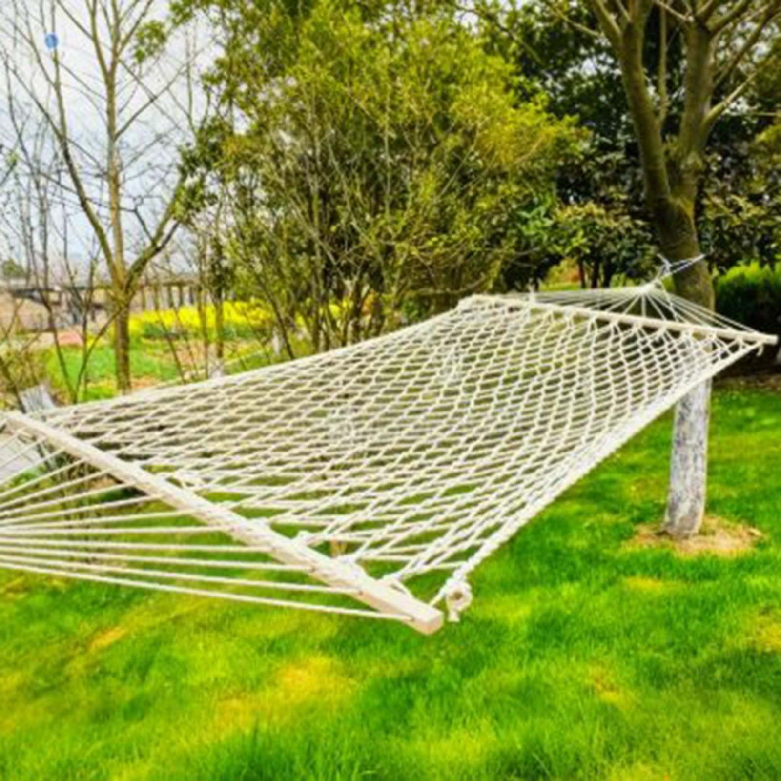 Cama colgante para exteriores de 10 pies con cuerda de algodón suave y barras de madera dura, tumbona doble columpio para dos (borla)
