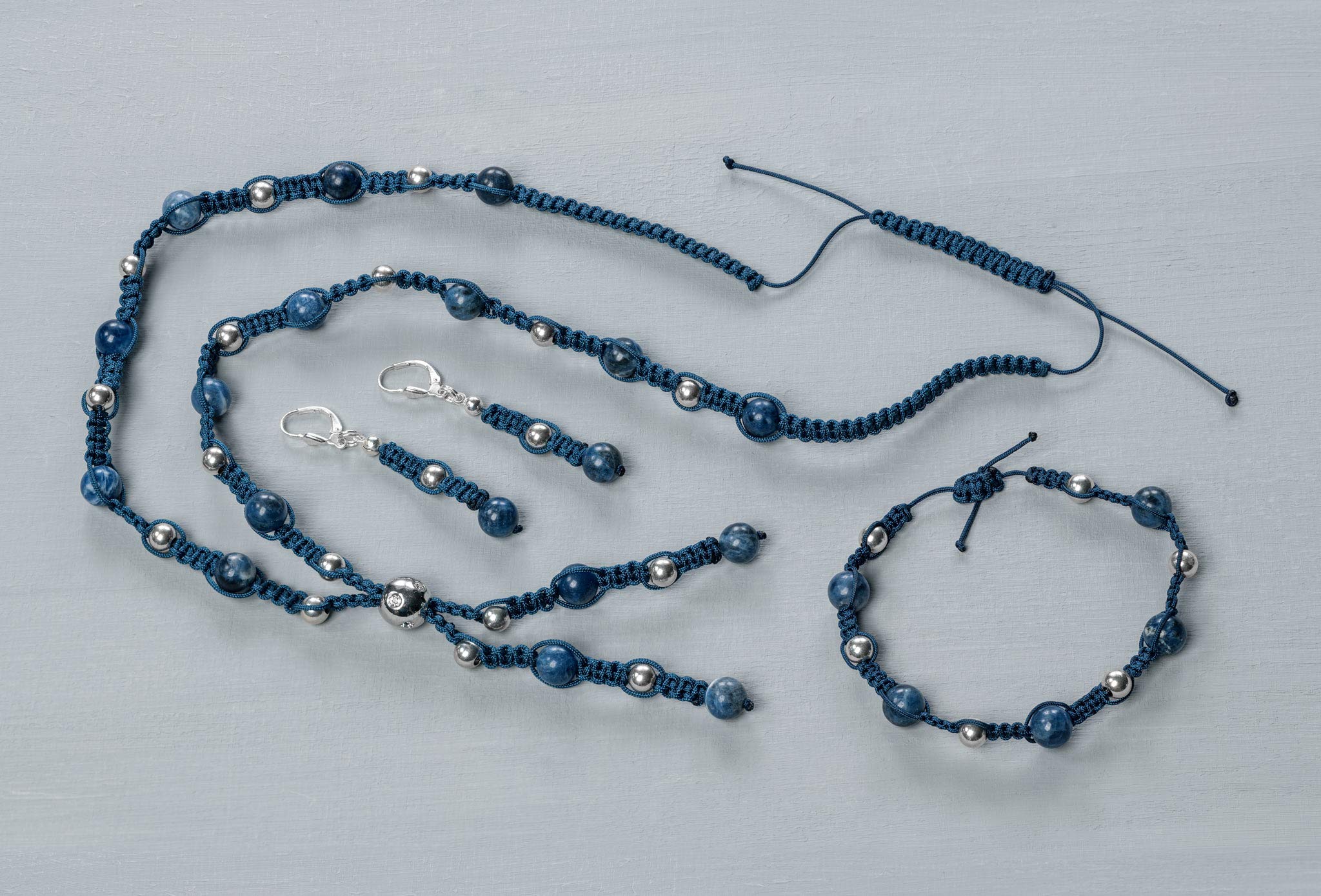 Schmuckbastelset SODALITH – 58-teilig – Schritt-für-Schritt-Anleitung – Kleber – Für Kette, Armband, Ohrhänger