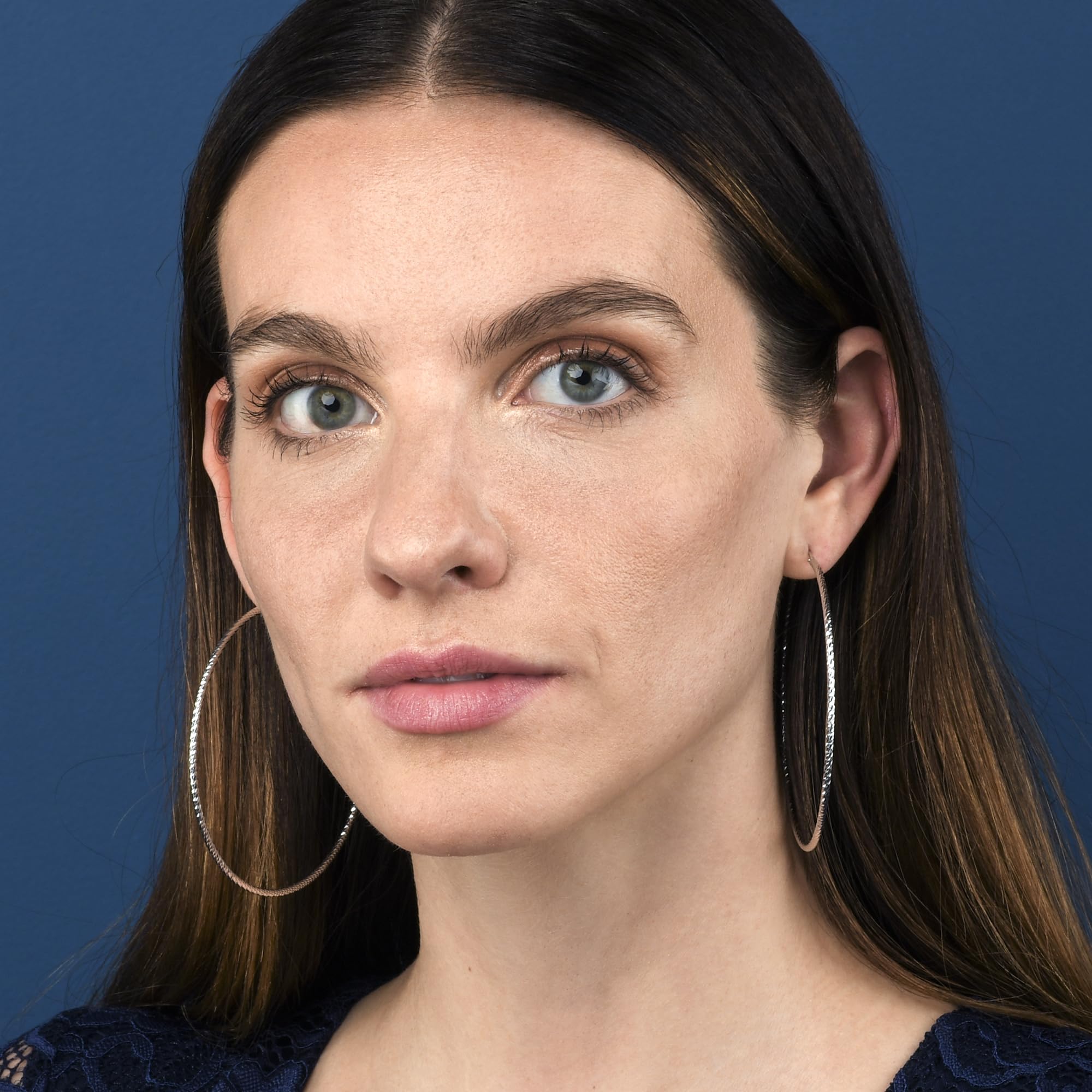 Diamond Treats Pendientes de aro de plata de ley 925 para mujeres y adolescentes, aro de plata con corte de diamante para mujer, pendientes de aro de plata 925 brillantes en varios tamaños, joyería