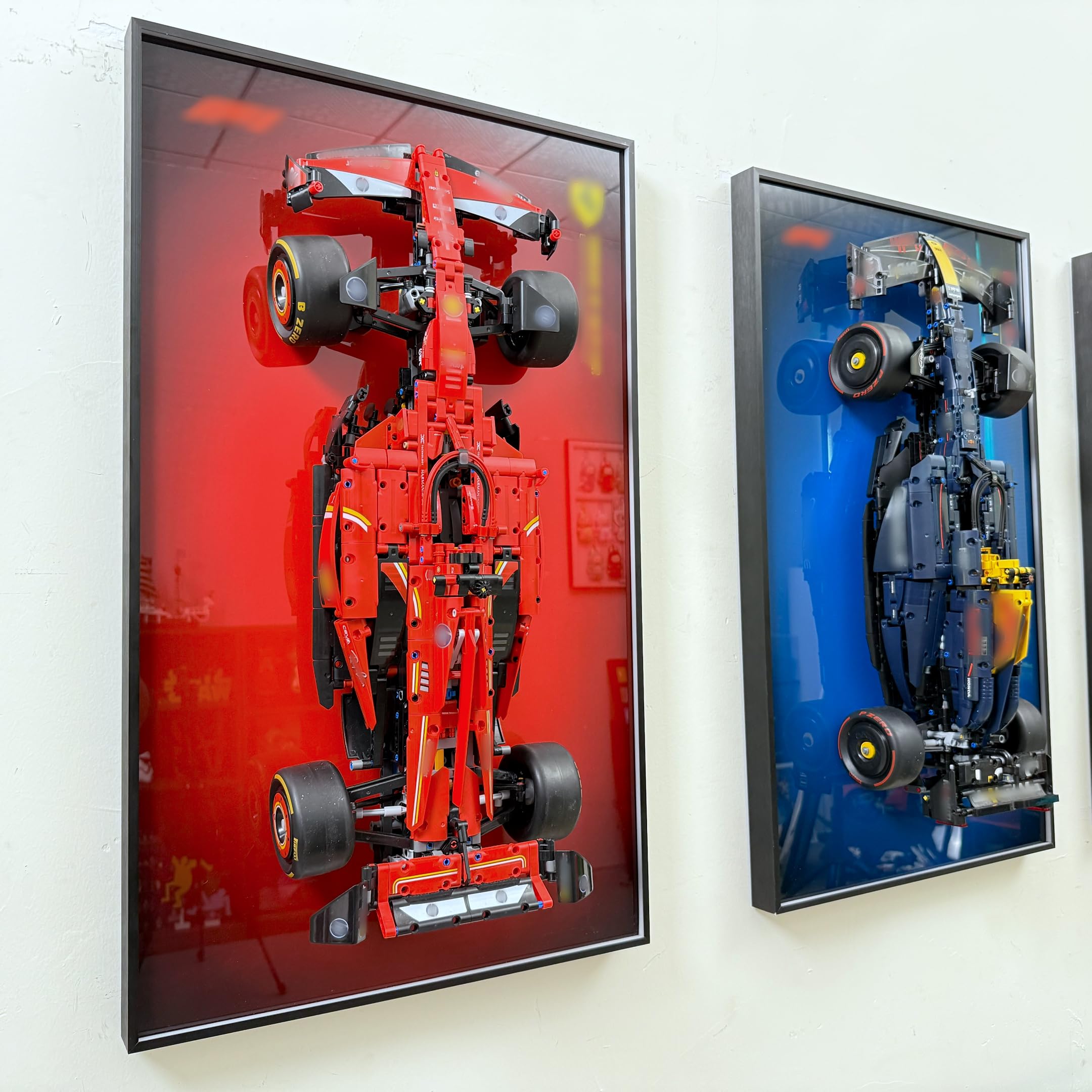 WETCEAOM Cadre Compatible avec Lego Technic SF-24 F1 Voiture 42207, Tableau Mural Compatible avec F1 Les Amateurs,Wall Display Frame for Adult Collectibles -75x45 cm(NO Car)