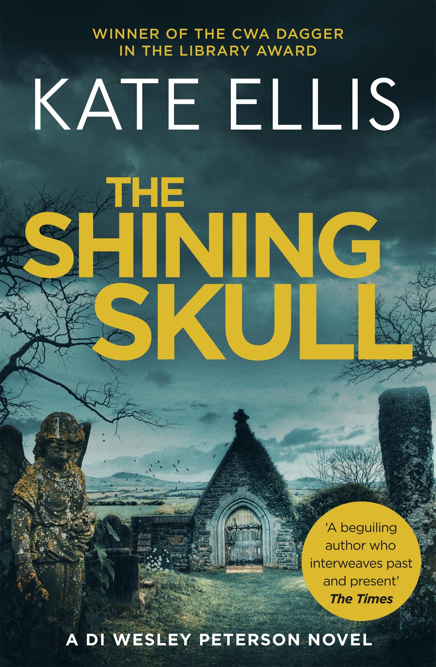 The Shining Skull by Kate Ellis (Paperback Book)