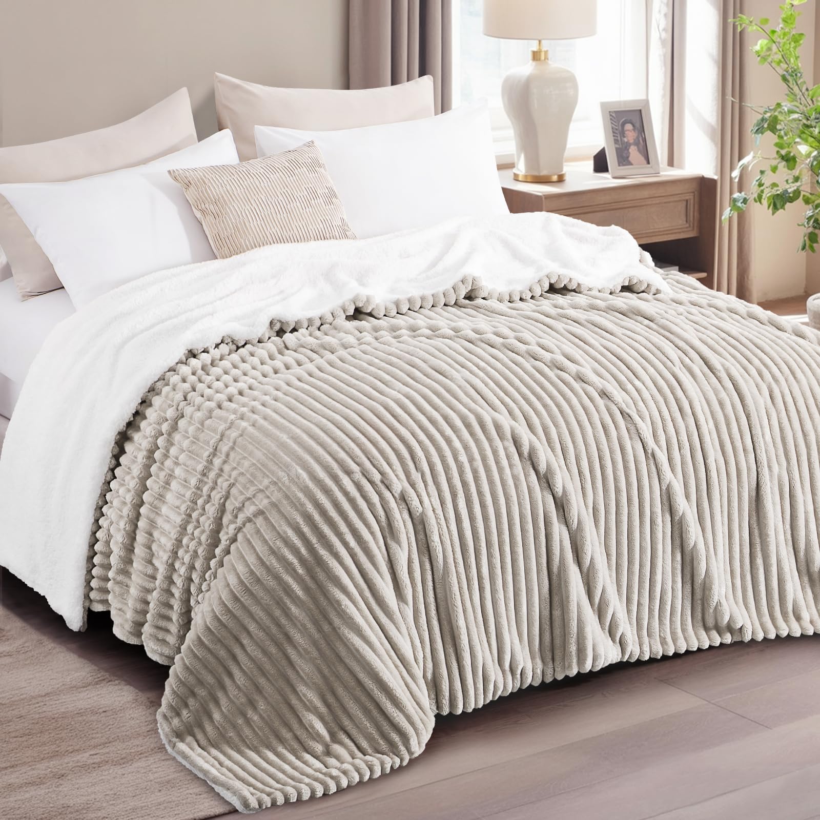 RUIKASI Manta Polar 220x240 Invierno - Cama Grande, Cubresofá Sherpa Suave 2 Personas Cálida, Beige