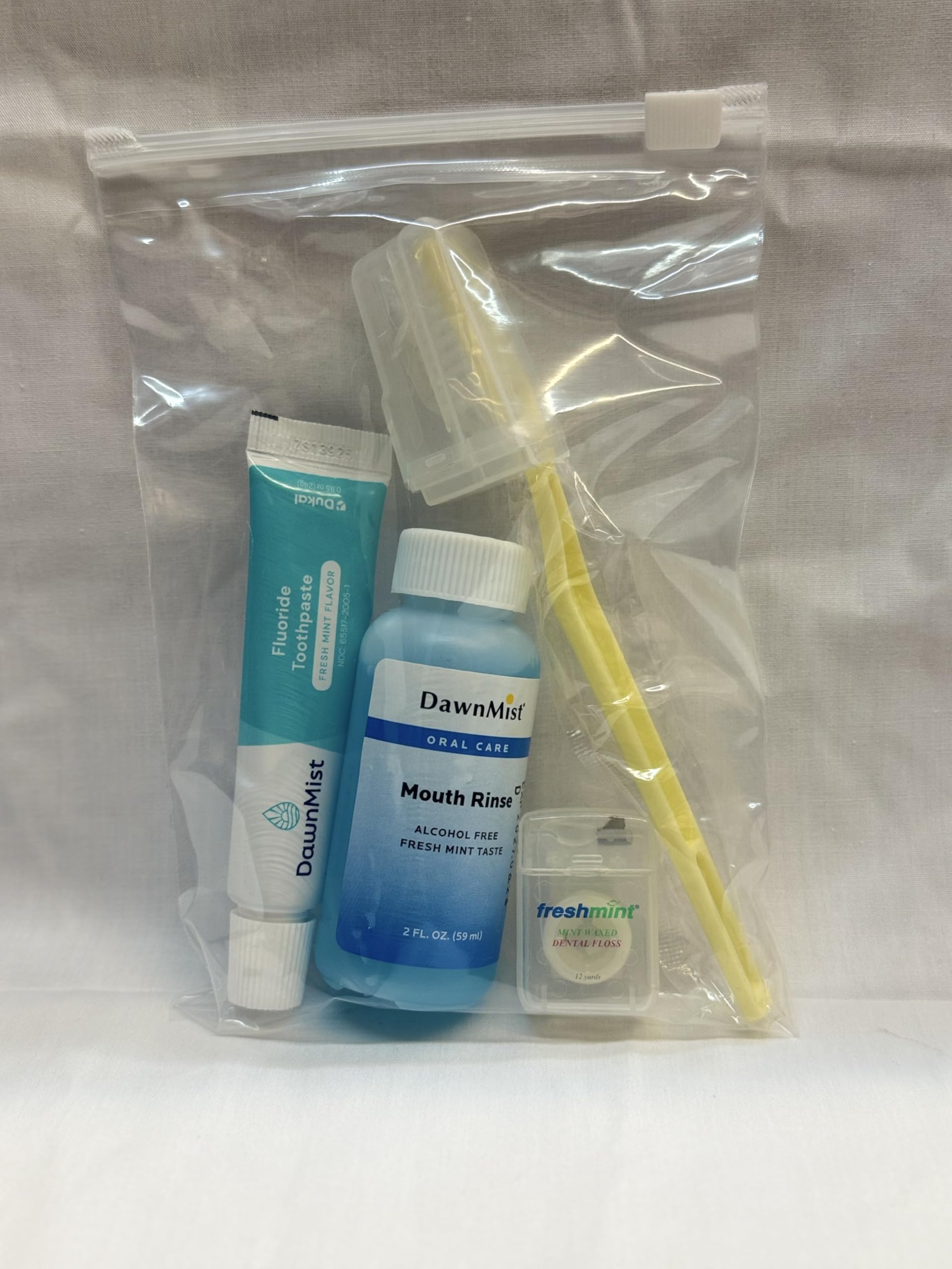 Oral Hygiene Kits in Bulk Case of 30 Toothbrush Toothpaste Mouthwash Floss Toothbrush Cap Pre-Assembled Dental Care Packs
