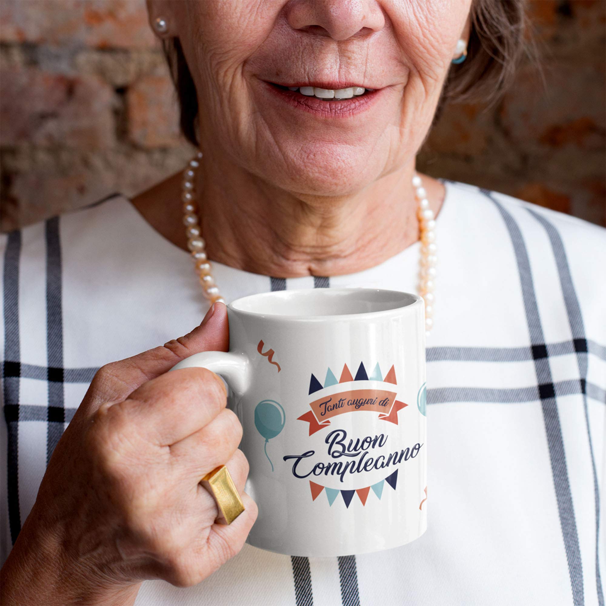 Tazza Personalizzata Per 70° Compleanno | Ceramica 330 Ml Con Nome E Scritta 'Benvenuto Nel Mondo 70' | Regalo Unico