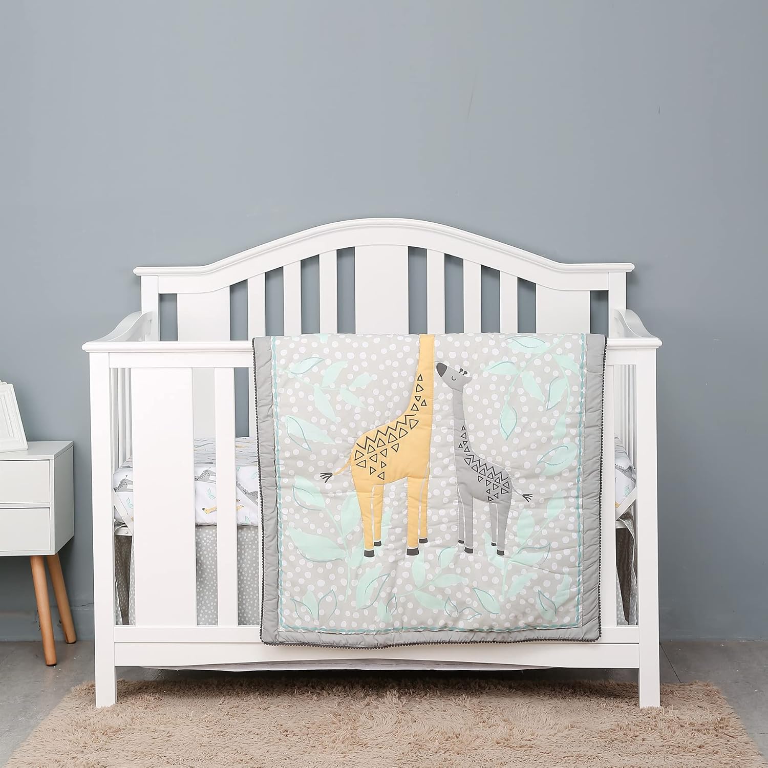 4 PCs Grey White Giraffe Mommy Giraffe Baby Nursery Crib Bedding Set Quilt Fitted Sheet Skirt Decorative Pillow Case Baby Giraffe Theme Cot Bedding Set