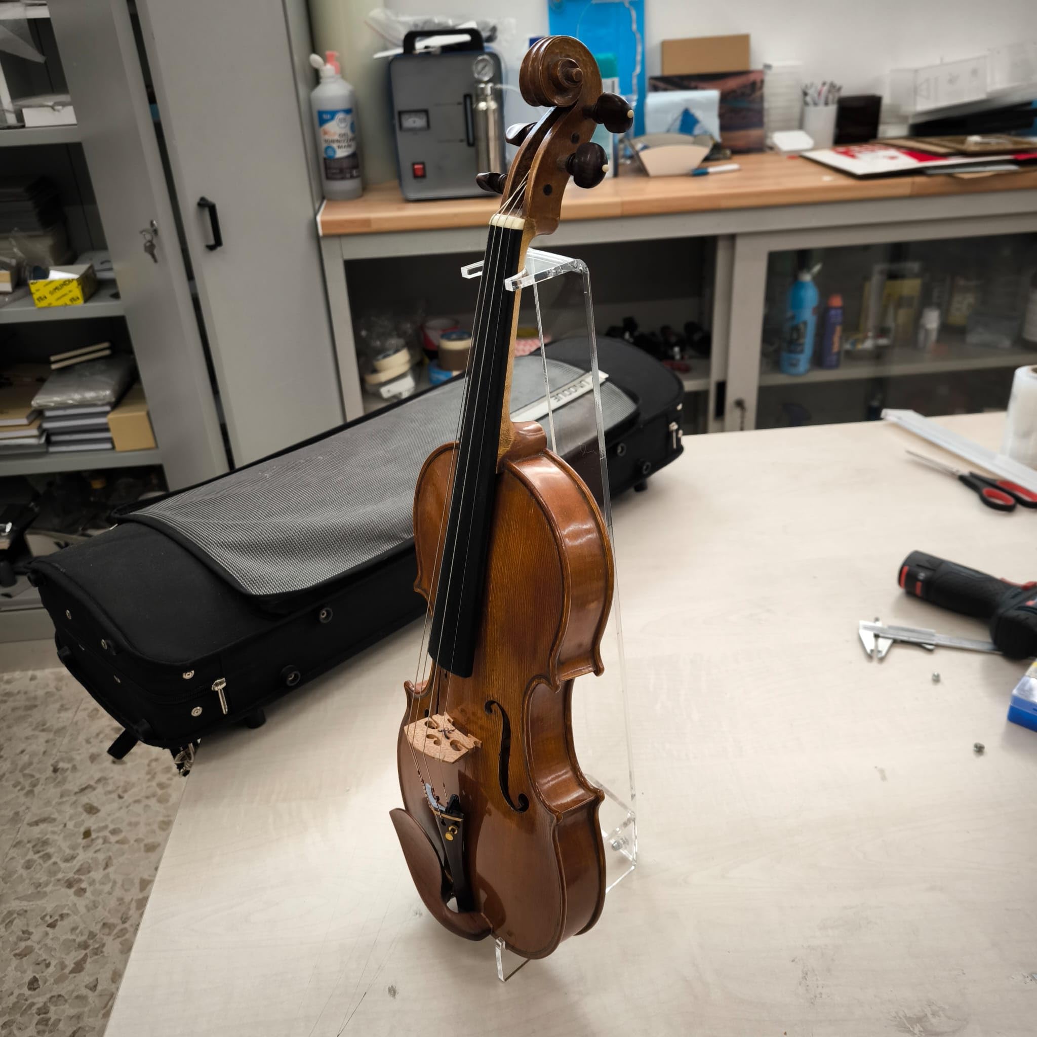 Supporto Espositore elegante per Violino in Plexiglass Trasparente - Altezza 48 cm, Spessore 6 mm, Finitura Lucida