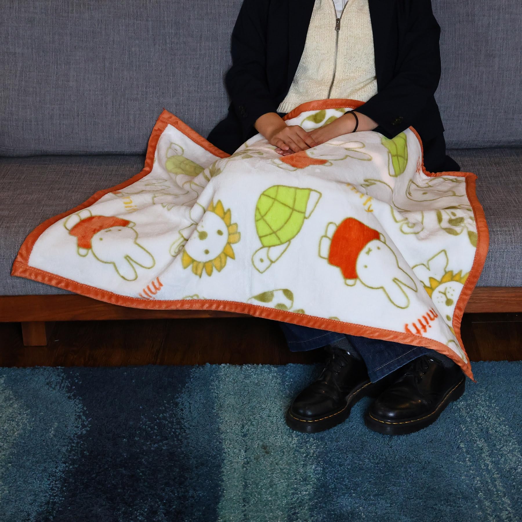 Amazon｜丸眞 膝掛け miffy ミッフィー みんなでぽかぽか ブランケット