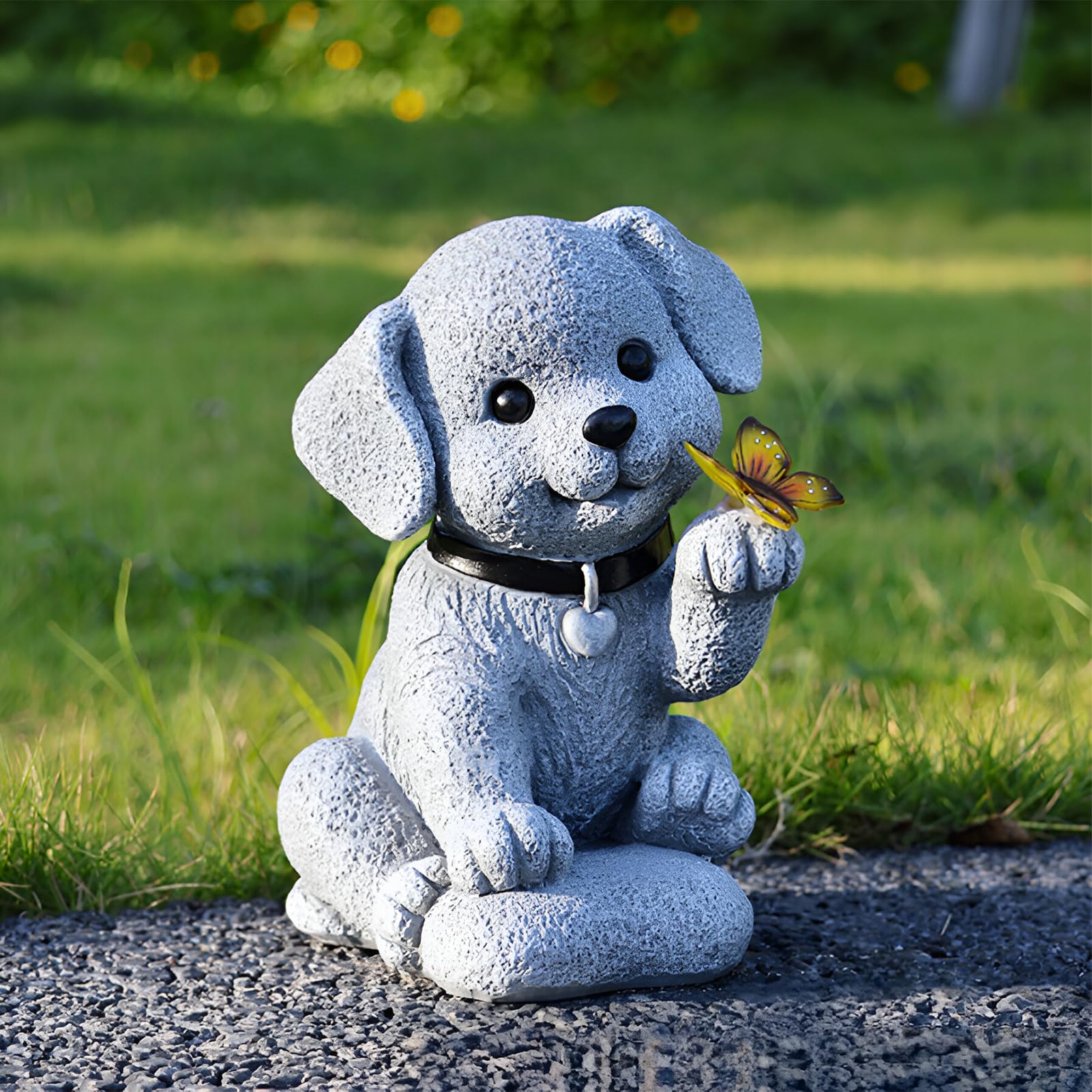 Statue da giardino solare, cane con farfalla, decorazione esterna resistente alle intemperie, regalo per compleanno