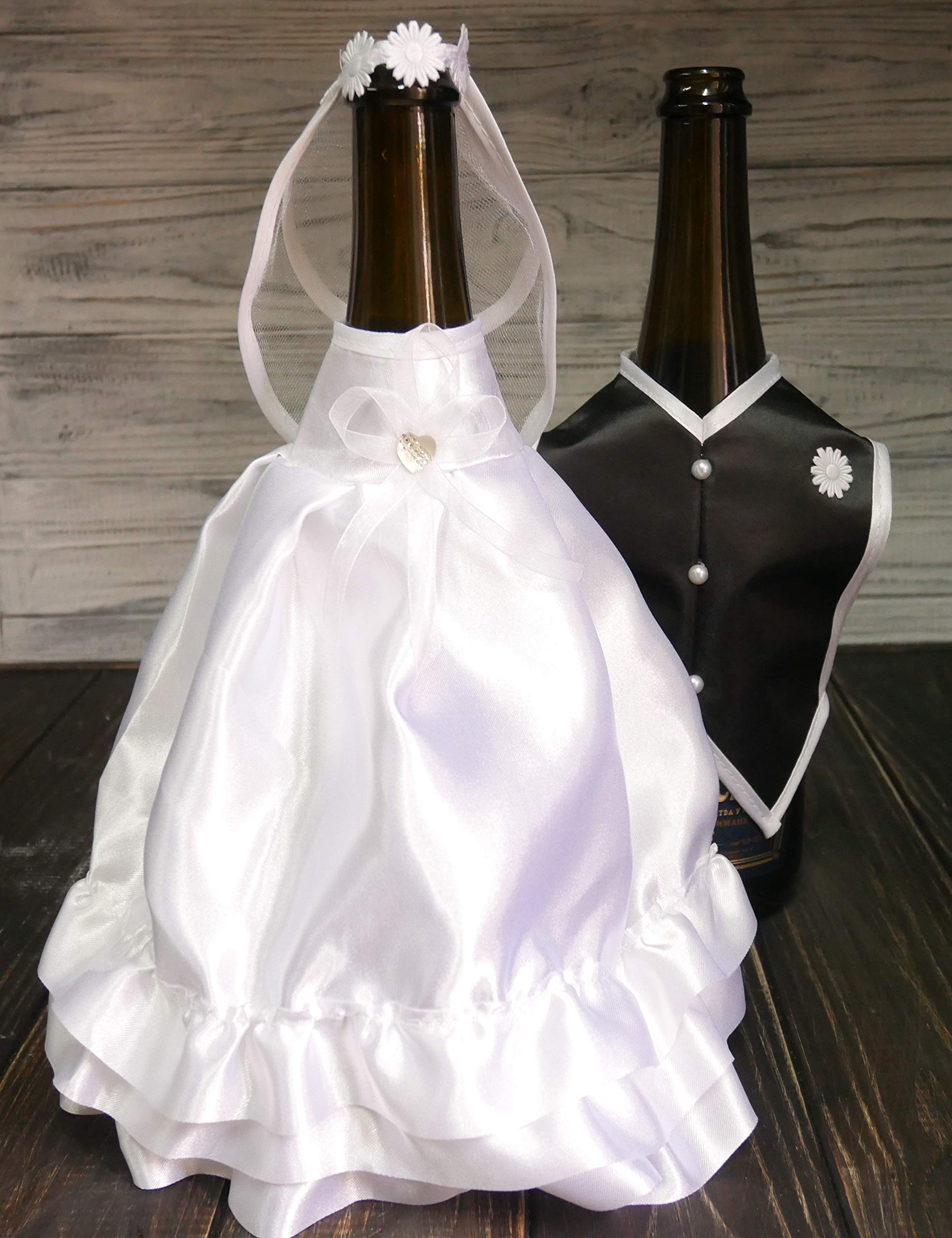 Bride and Groom Wine Bottle Covers- Wine Bottle Dress-up for Weddings- Wedding Gifts for The Couple- Fun Wine Bottle Covers- Wedding Centerpieces Decorations- Wine décor- Wine Accessories