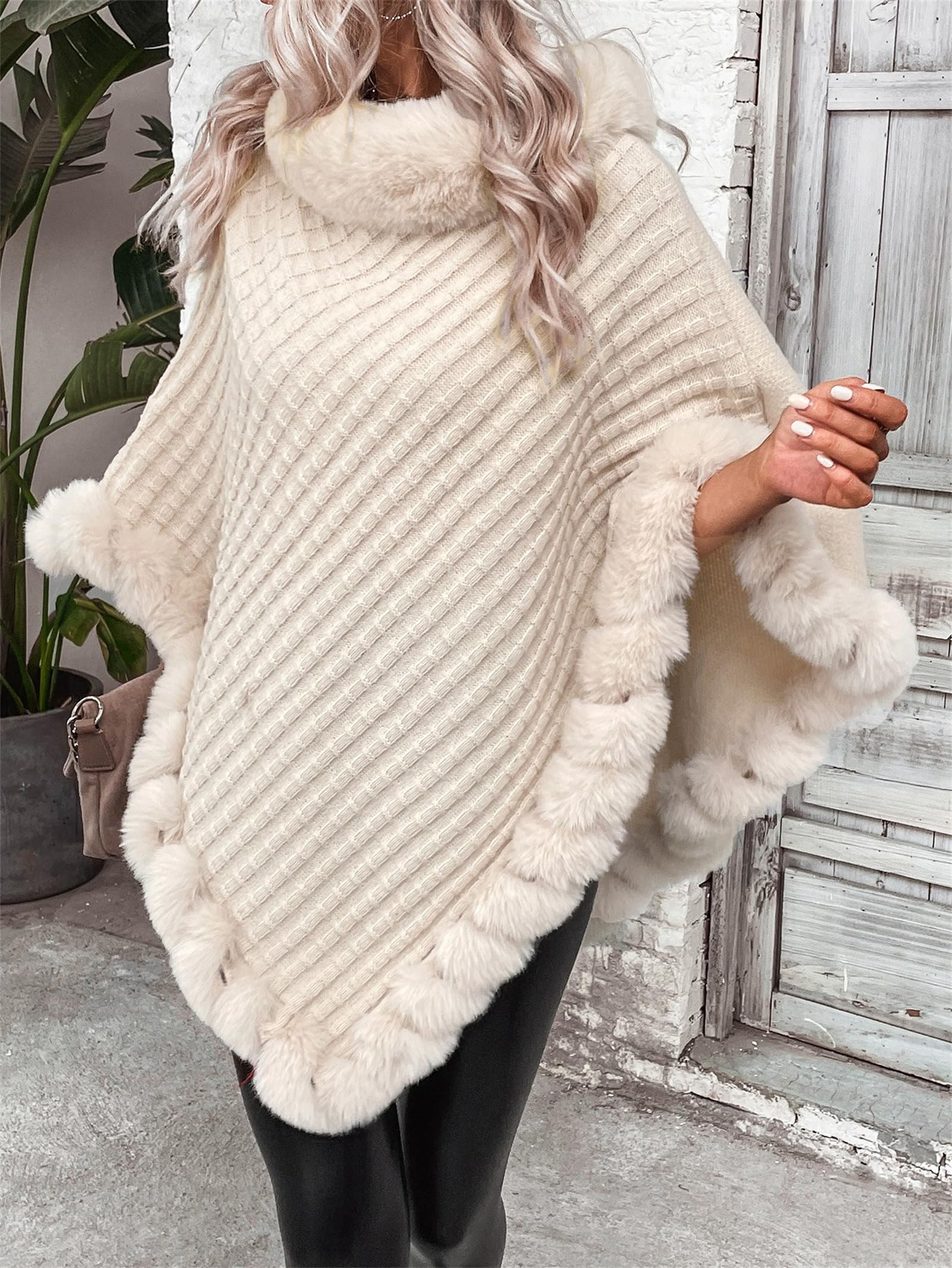 Poncho mit Kunstfellbesatz, eleganter Cape-Mantel mit Kunstfellkragen und Besatz, Winter, warm, gestrickt, Stola, Schal für Damen