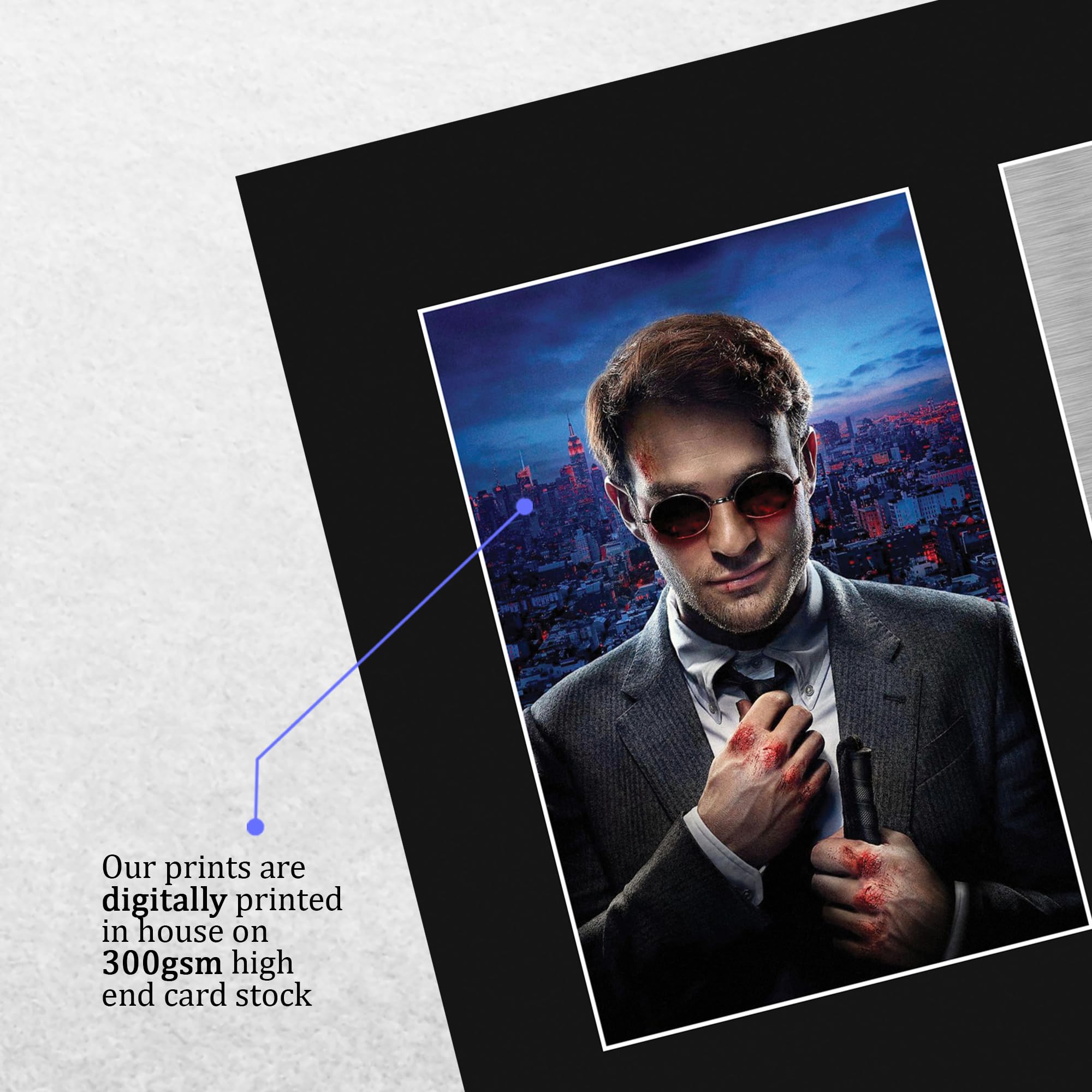 チャーリー・コックス　直筆サイン　デアデビル　マーベル Amazon.com: HWC Trading Charlie Cox Daredevil Gifts Printed Signed