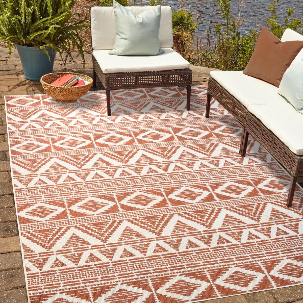 UnAmourDeTapis Tapis Exterieur 160 X 230 Cm, Rouge, Motif Géométrique Graphique, Tissage Kilim Réversible, Terrasse Jardin, Fabriqué en Belgique, 6368