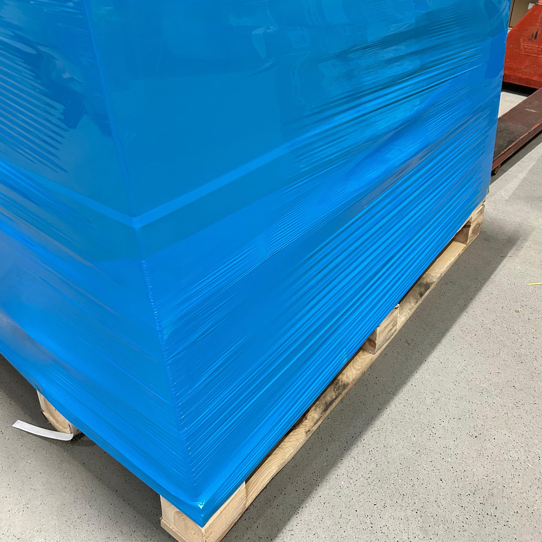 Langlebige Stretchfolie Blau 50 cm Breit - 12 Stück Starke Folie für den Lagereinsatz - Verpackungsmaterial 110 m - Verpackungsfolie für Umzugskartons - Strechfolienrolle - Wickelfolie