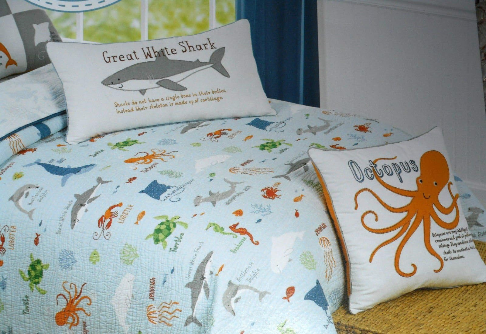 Reversible Soft Quilt Blanket Sea Creatures Ocean Party Fish Octopus Jellyfish Dolphin Turtle Seahorse Lobster Whale Sharks and More(TWIN)
