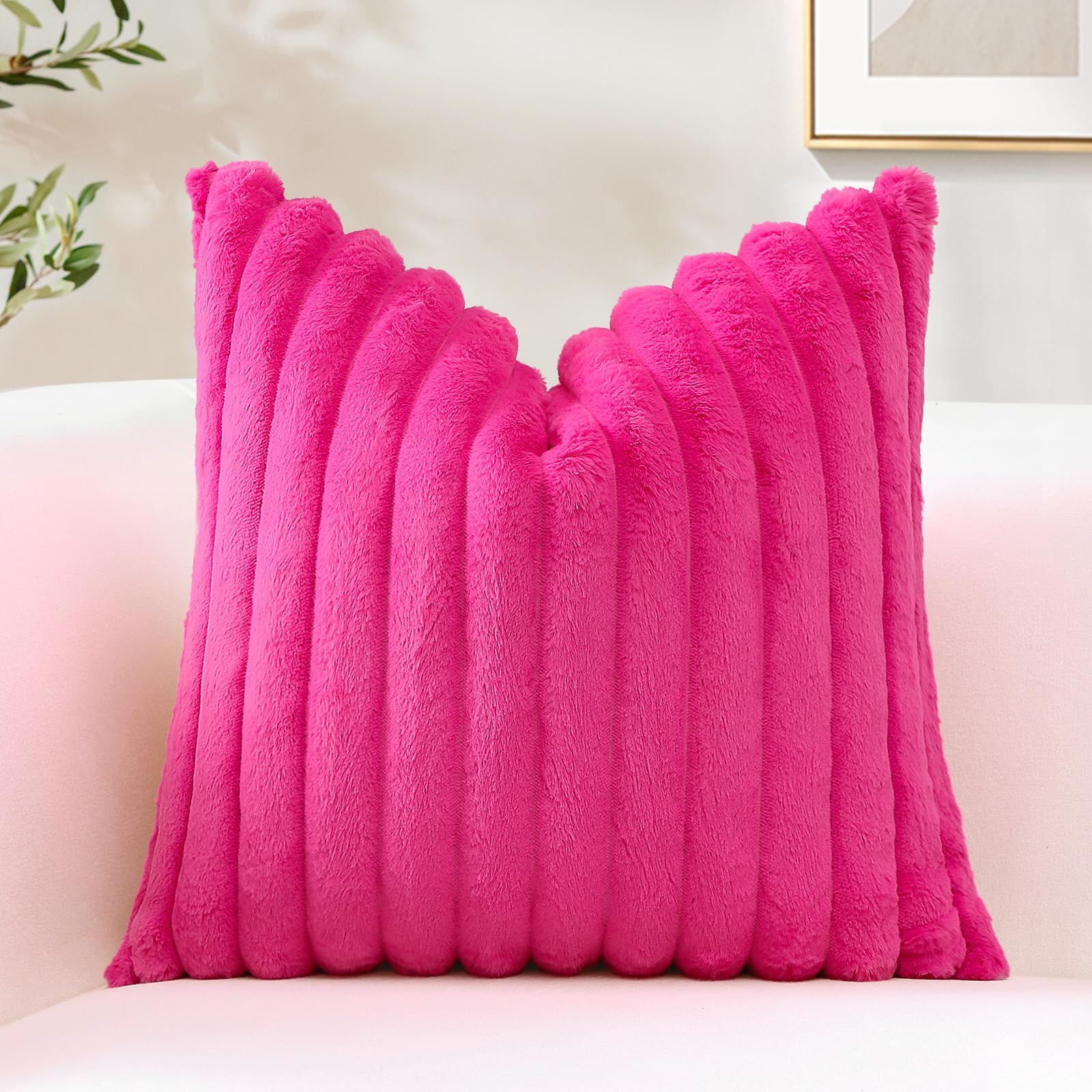 Housse coussin velours à rayures rose vif OTOSTAR en fausse fourrure de lapin premium 61x61