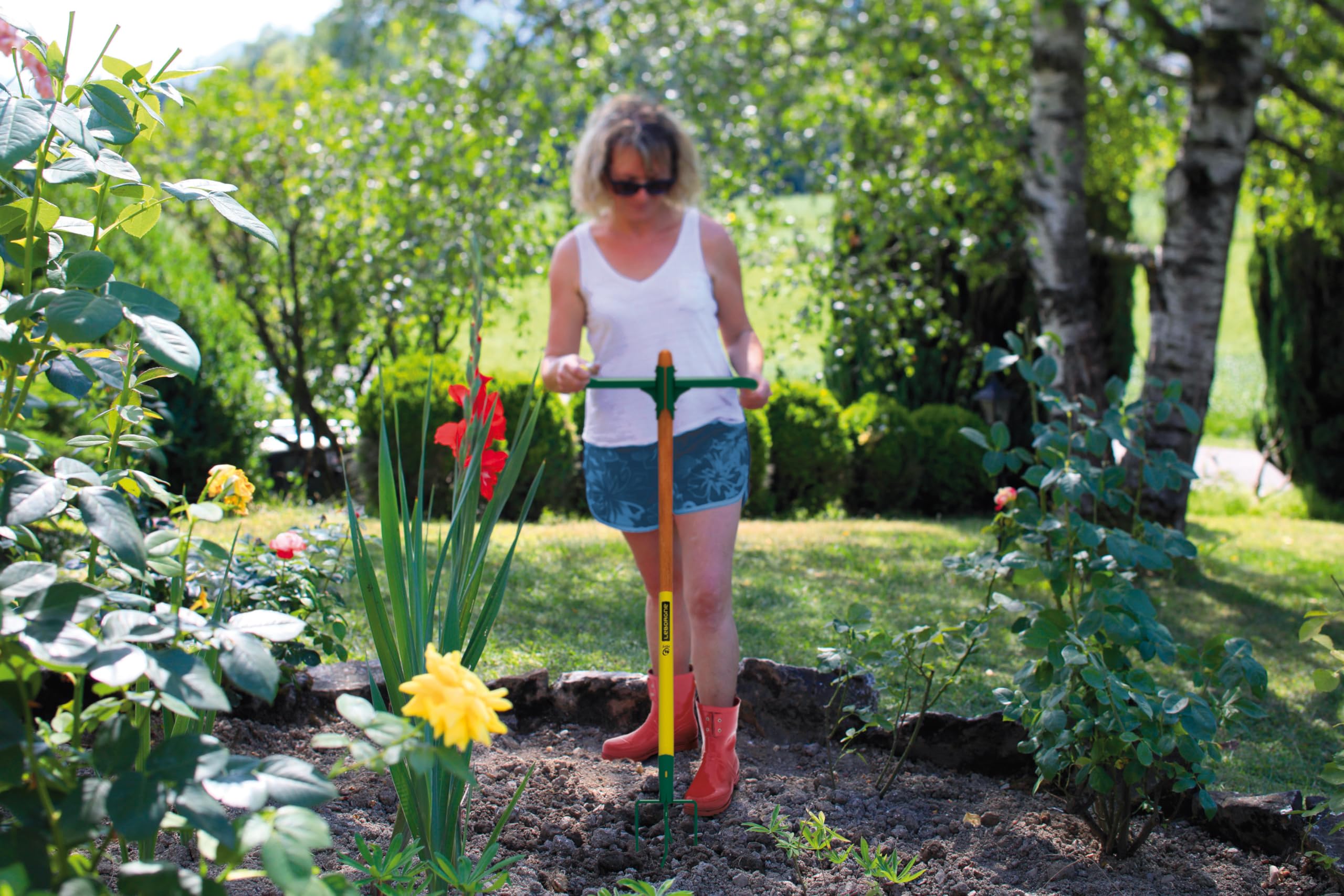 LEBORGNE - Rotogrif NaturOvert, Griffe Rotative 4 Dents - Manche en Bois PEFC 100% - Idéale pour la Préparation des Sols avant Culture - Outillage de Jardinage - coloris aléatoire