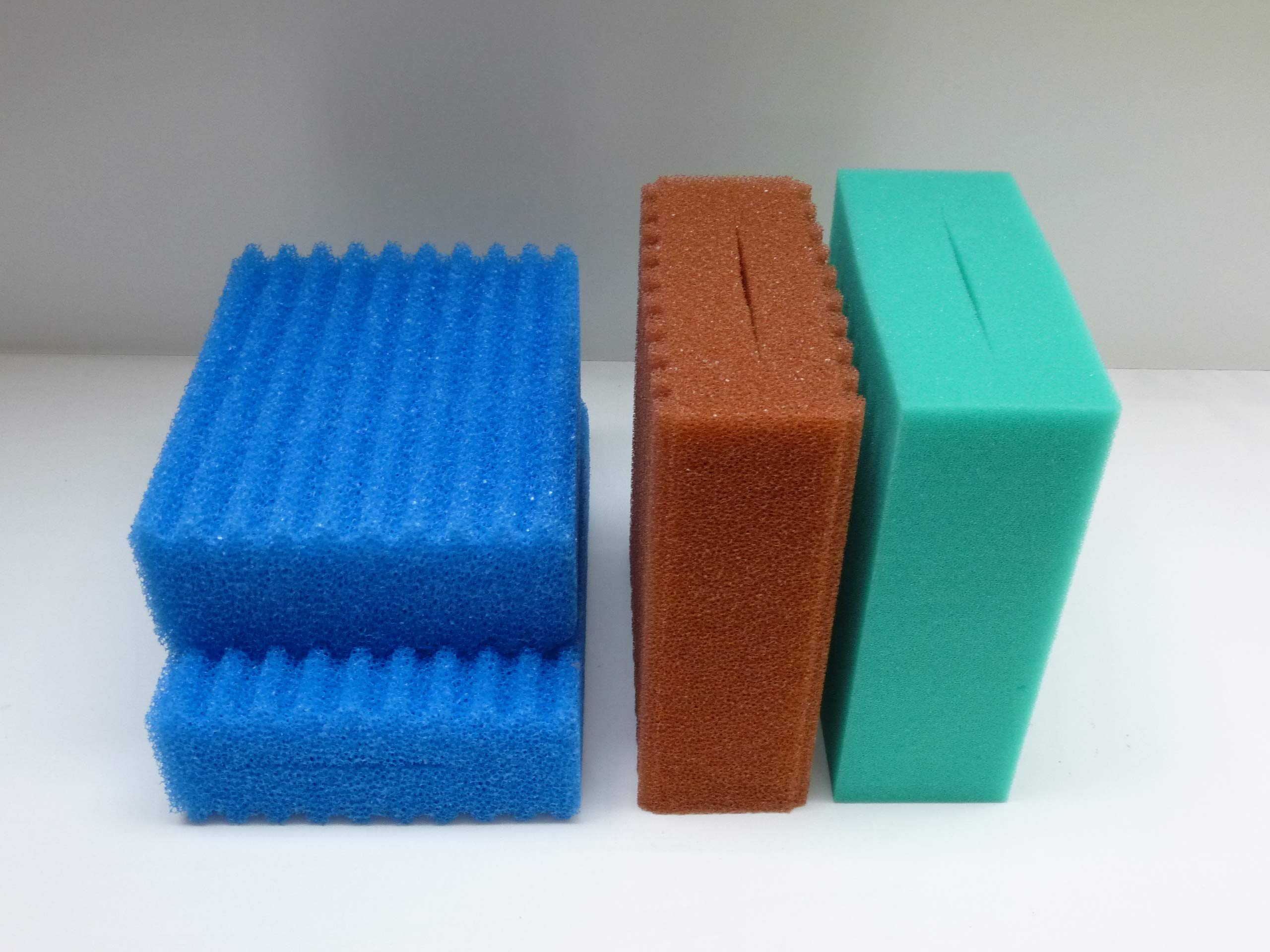 4 Filterschwämme 2 x Blau gewellt 1 x Rot gewellt und 1 x Grün glatt passend für Oase Biotec 5.1. und Oase BioSmart 18000