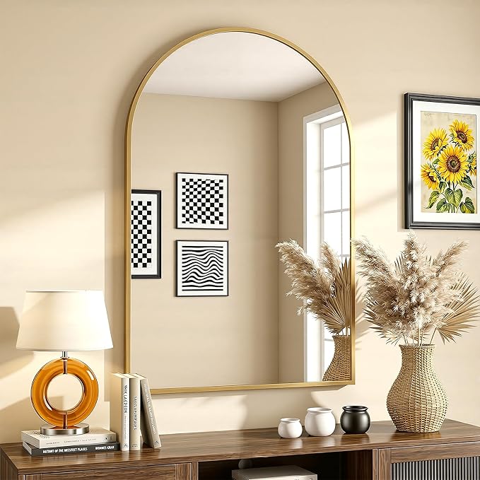 Arched Wall Mounted Mirror (Gold)