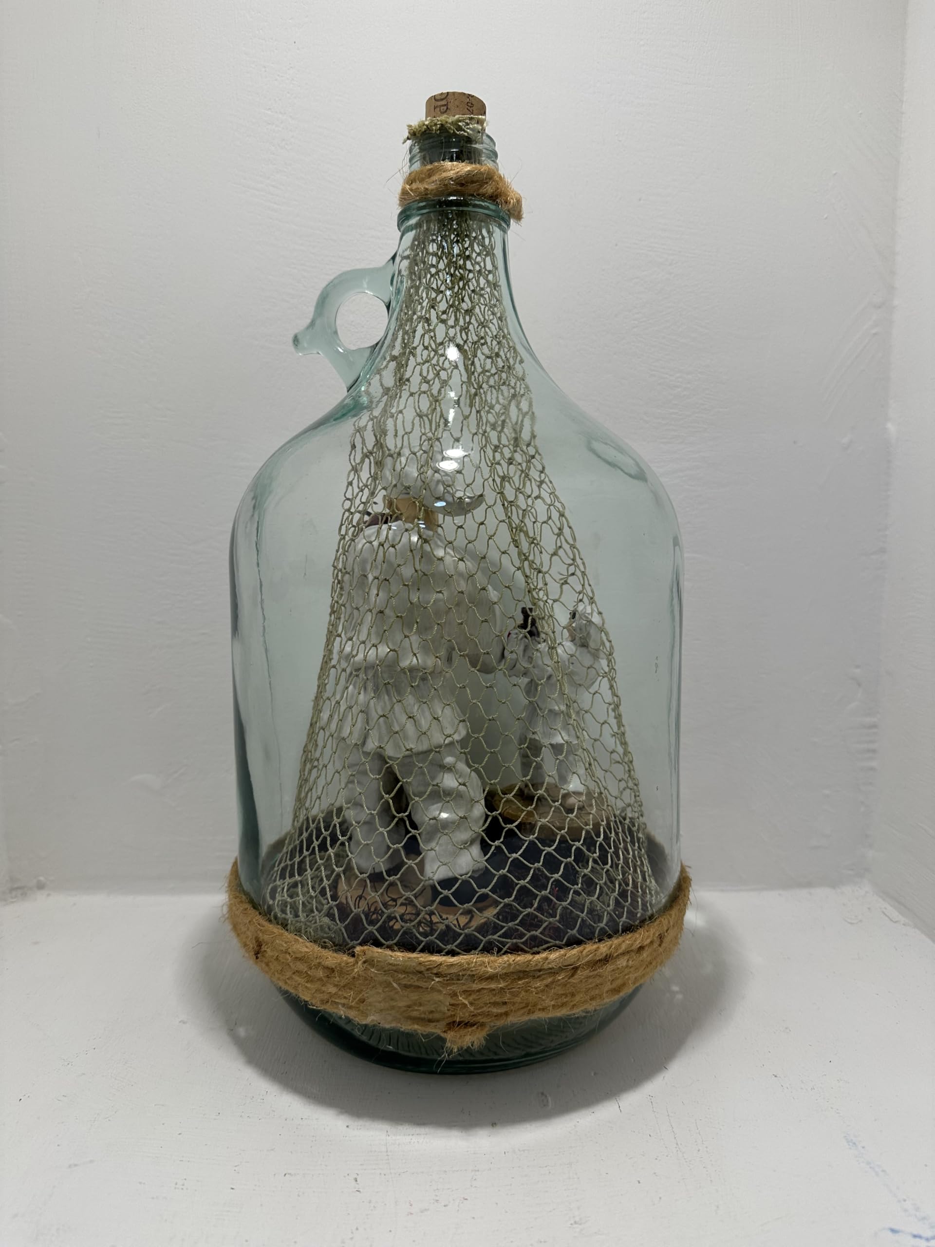 Generico Pulcinella - Músico de damajuana de cristal - Altura 37 cm - Artesanía napolitana hecha a mano - Adorno tradicional con red y cuerda