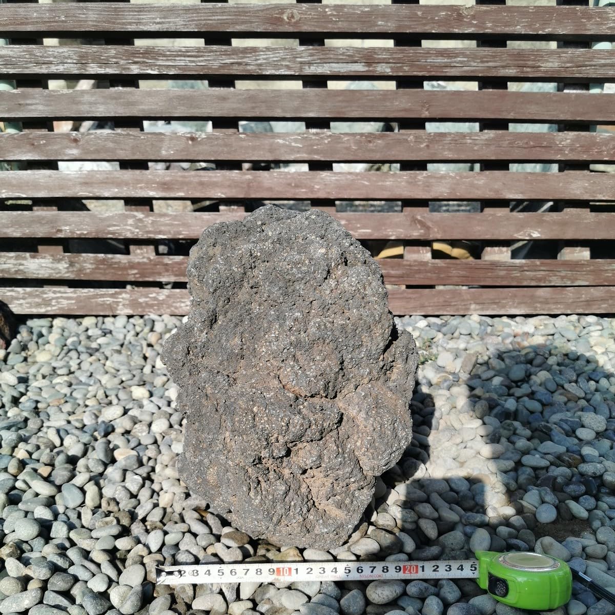 Amazon.co.jp: 富士溶岩石21.8キロ 庭石鑑賞石石盆石水石灯籠庭