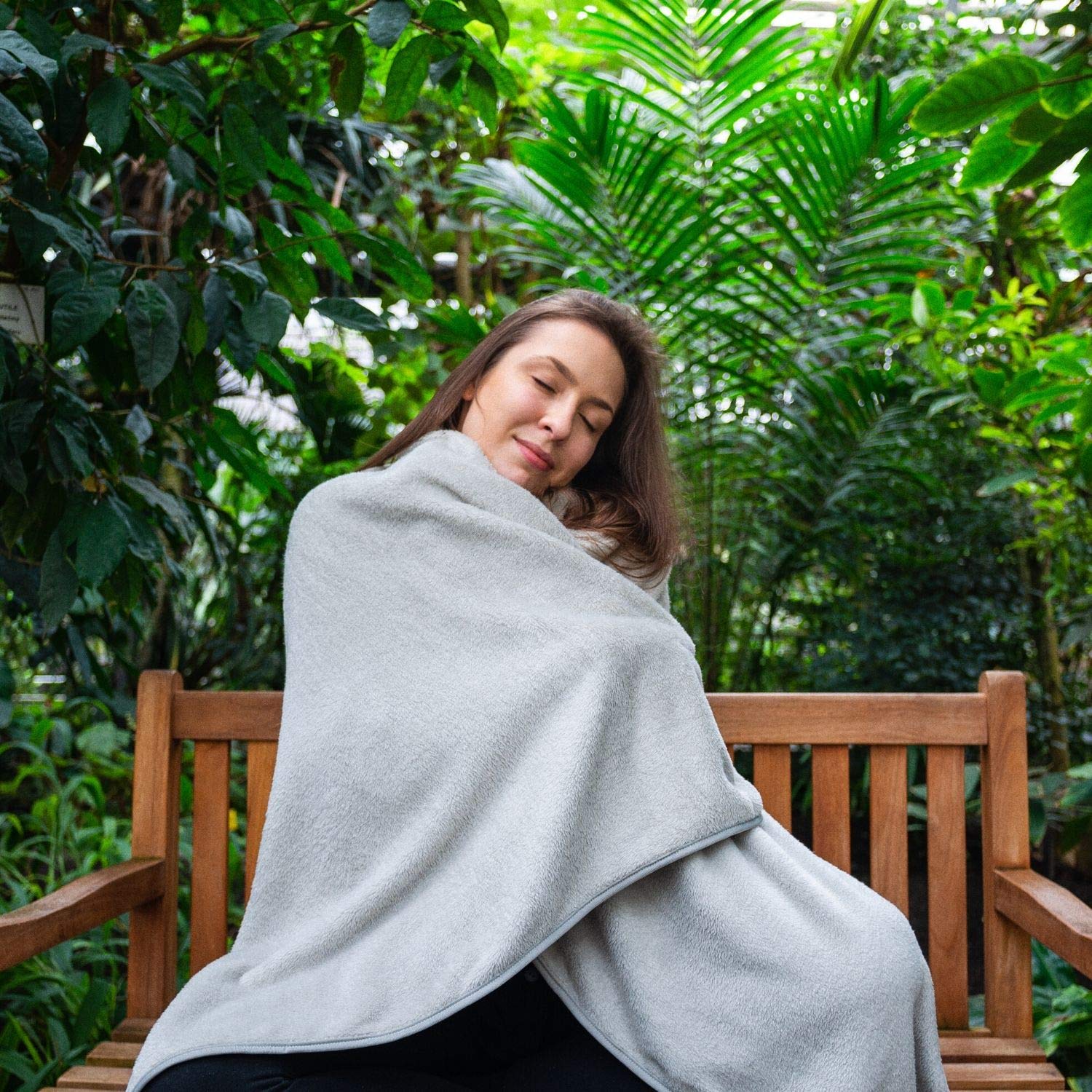 Manta de viaje, manta de forro polar, cálida y suave, se puede comprimir con bolsa, 150 x 130 cm, para viajes en avión, tren o coche, para exterior o camping, gris, 150 x 130 cm - 25x15