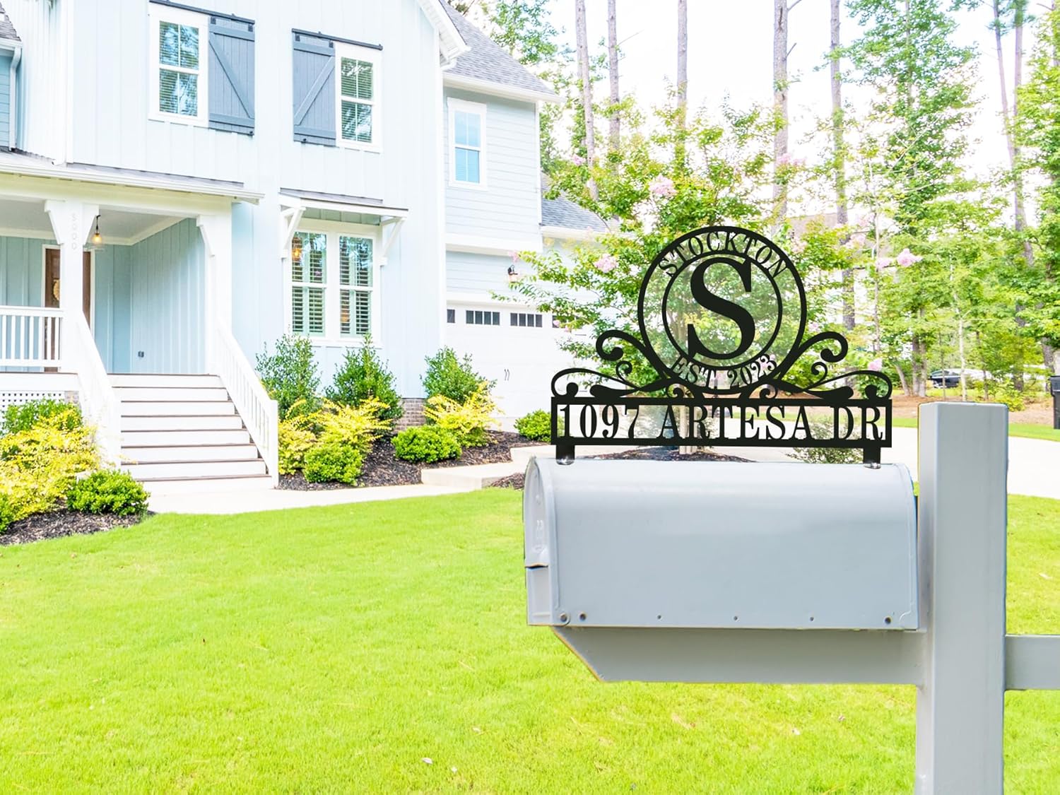 Personalized Last Name Mailbox Topper - Metal Address Plaque, House Numbers, Decorative Sign (Mailbox And Post Not Included)