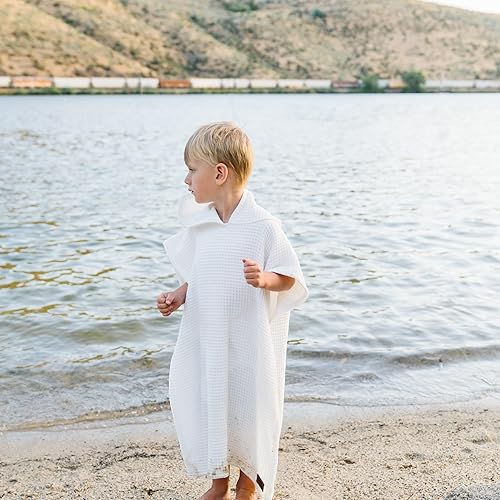 Miniatura 5 de Jade&Kai Toalla con capucha para bebés y niños pequeños, se ajusta a un poncho, gofre de algodón orgánico, ligera y absorbente, para baño, playa y