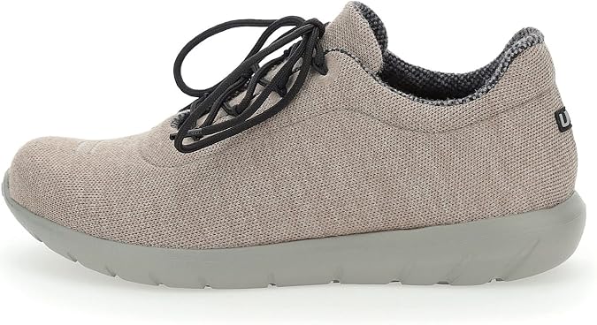 UYN Women's Living Cloud Sneaker