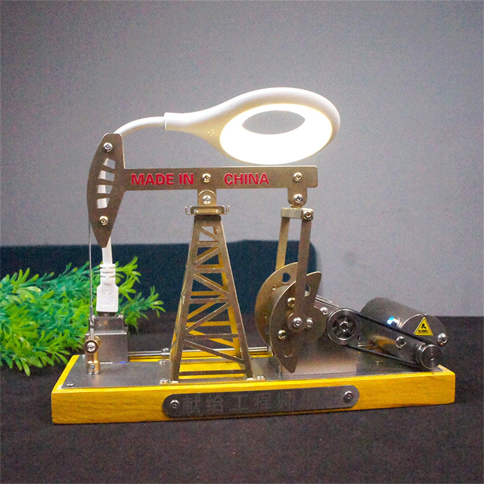 Sculpture de Pompes à Huile mécaniques détaillées en Acier Inoxydable, modèle Pumpjack avec en Bois pour décorations de pièces à thème Industriel, Sculpture en métal