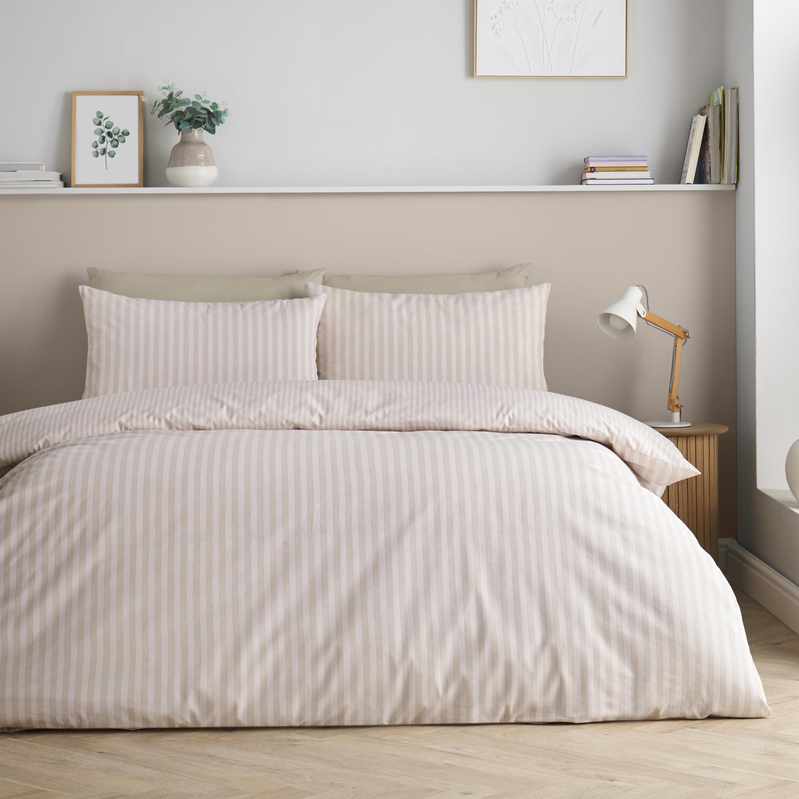 Catherine Lansfield Epping Textured Stripe Reversible King Duvet Cover Set with Pillowcases Natural
