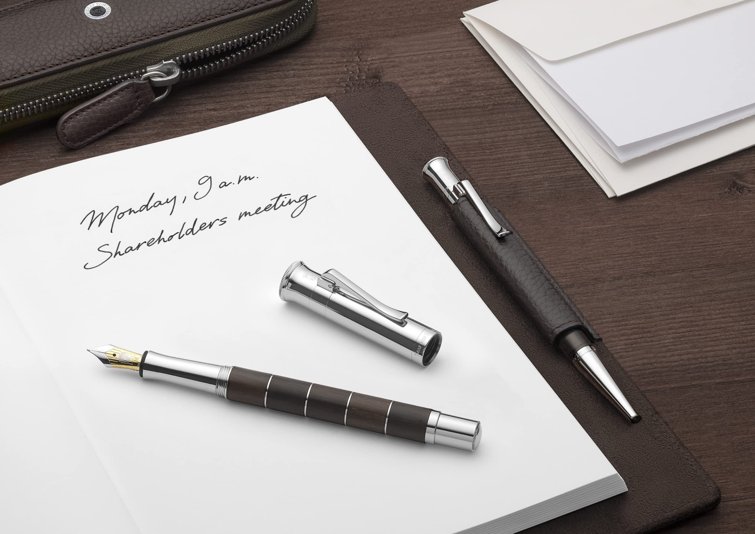 Graf von Faber-Castell - Kugelschreiber Classic Anello Grenadill | Schaft aus Grenadillholz mit platinierten Ringen und dokumentenechter Großraummine B