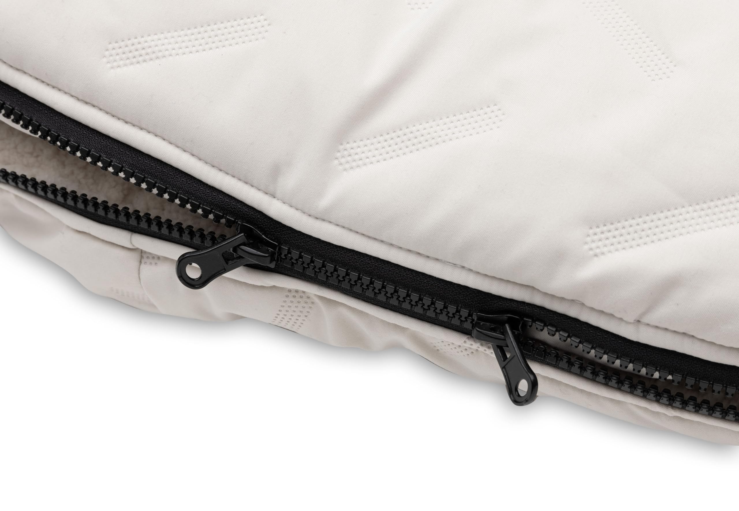 Jollein Fußsack Embossed – Sand – Für Babyschale Kinderautositz Gruppe 0+ und Kinderwagen – Für 3-Punkt- und 5-Punkt-Gurt – Geprägtes Design und Fleecefutter
