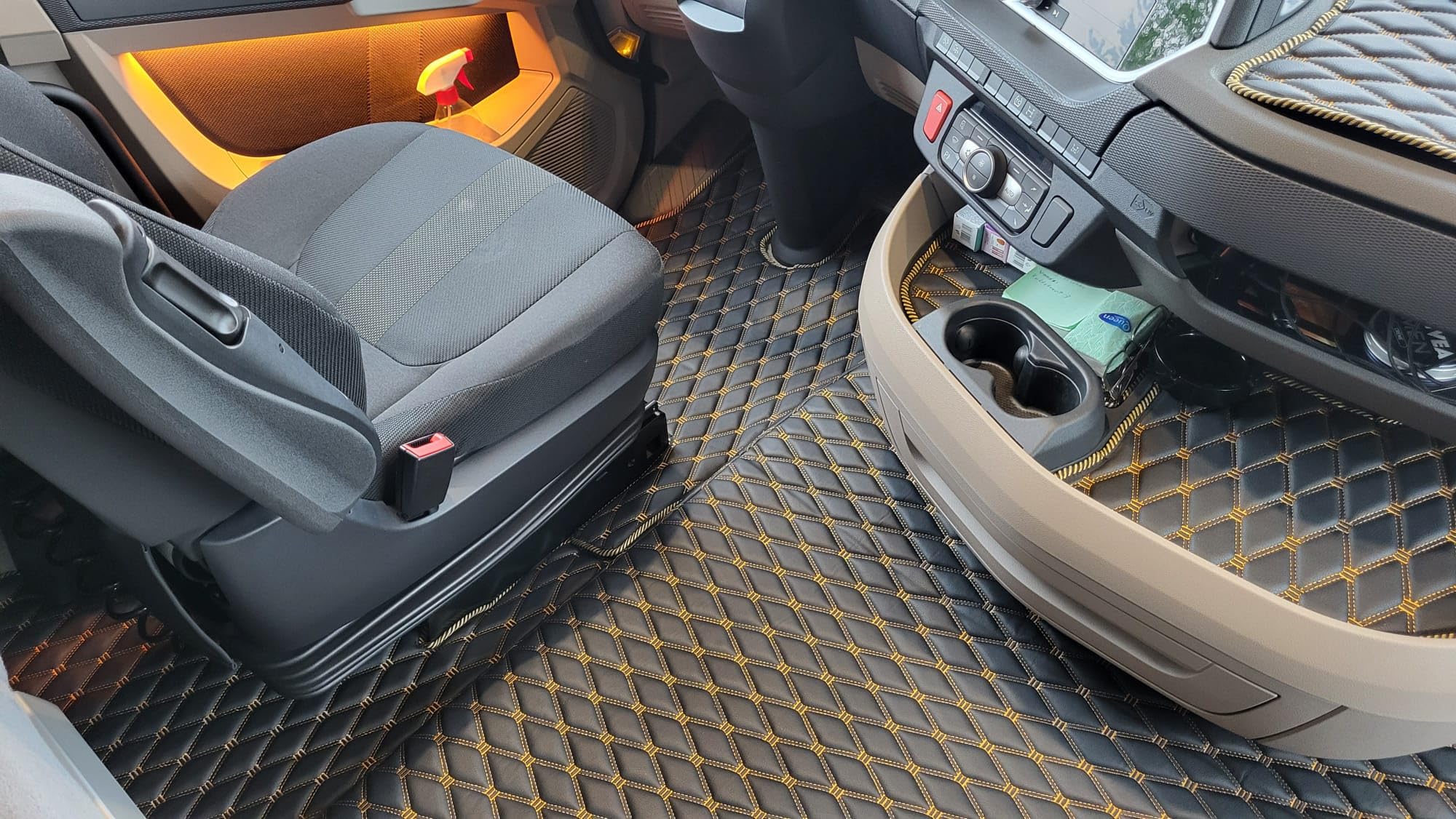 Alfombrillas para camiones aptas para DAF XG 2022 + alfombrilla para pies (tejido beige, hilos beige)