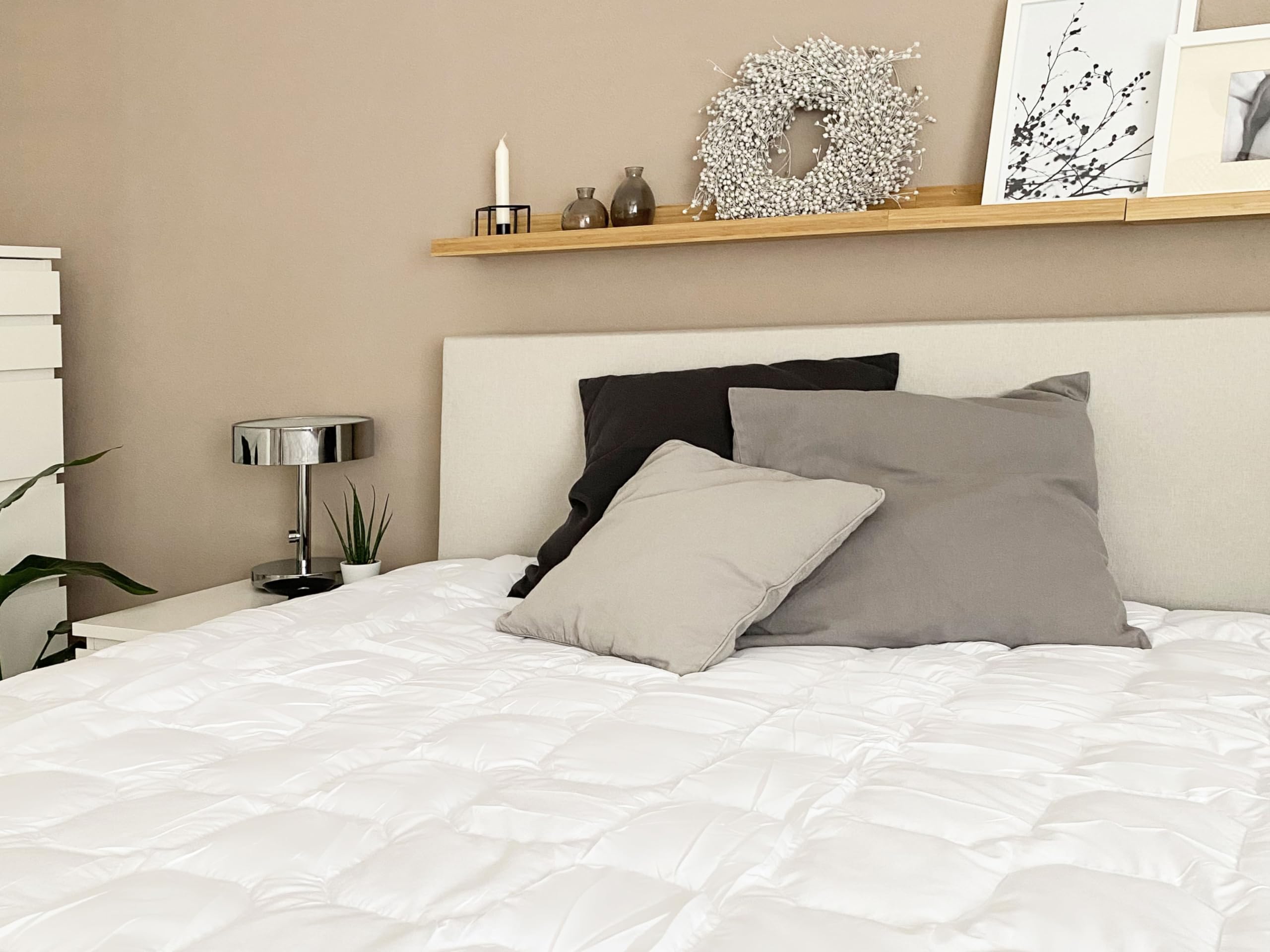 ZOLLNER dünne Sommerdecke aus Polyester - atmungsaktive Füllung - 220x240 cm - Made in Europe - waschbar bis 60°C - Wärmeklasse 2 - Oeko Tex® Zertifiziert
