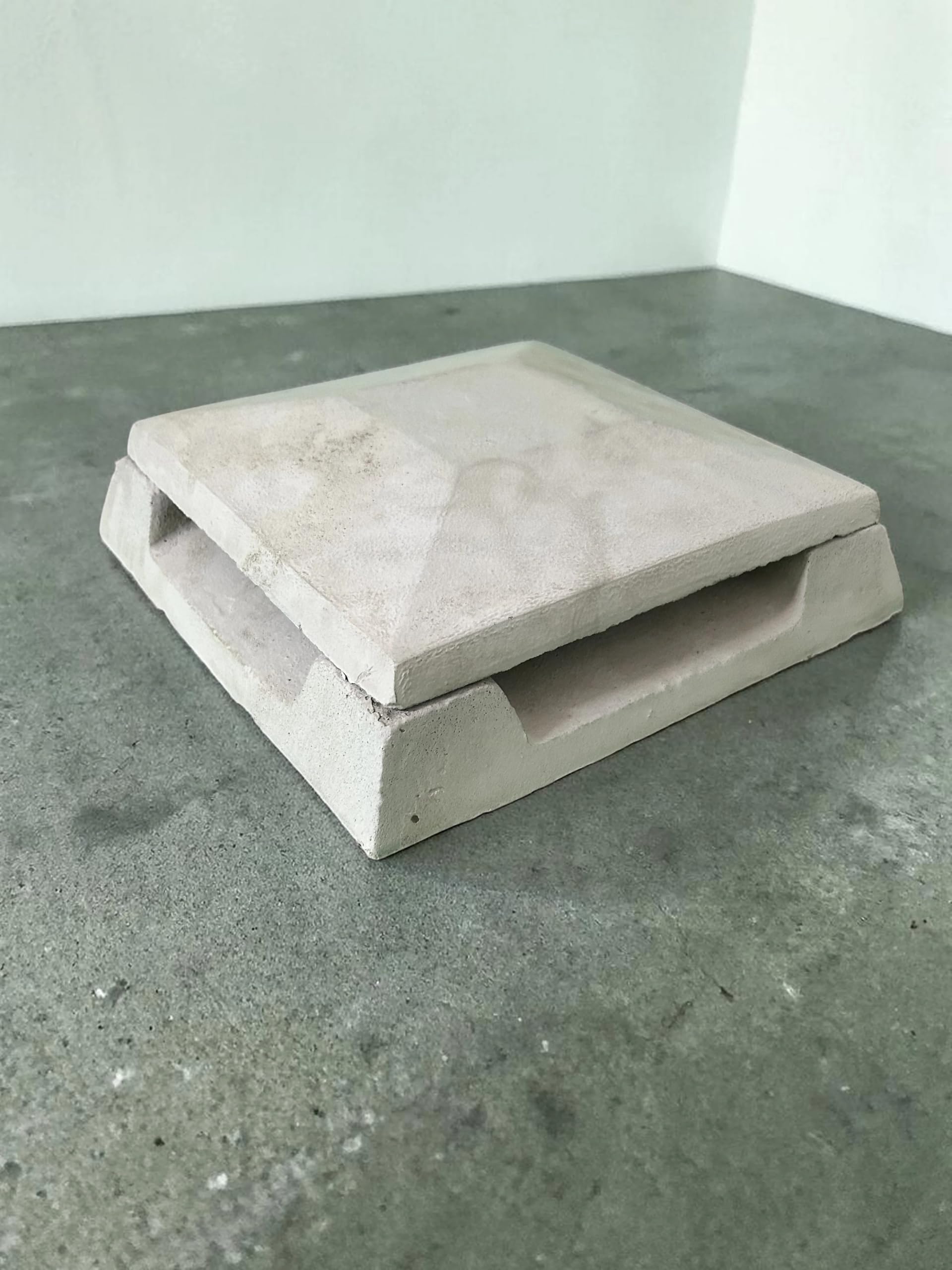 Schornsteinabdeckung aus Beton 32x32 cm – Betonmanufaktur Delmenhorst | Handgefertigt in Deutschland | für stillgelegte Schornsteine | Grau