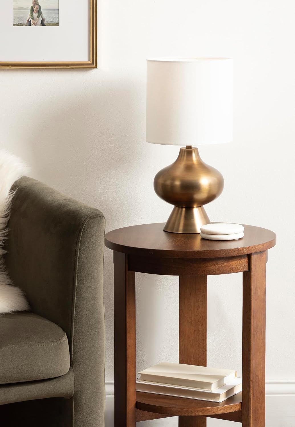 Kate and Laurel Bahira Modern Metal Bedside Table Lamp, 8 x 8 x 17, Antique Brass, Sculptural Decorative Tabletop Desk Lamp with Linen Shade for Living Room Decor