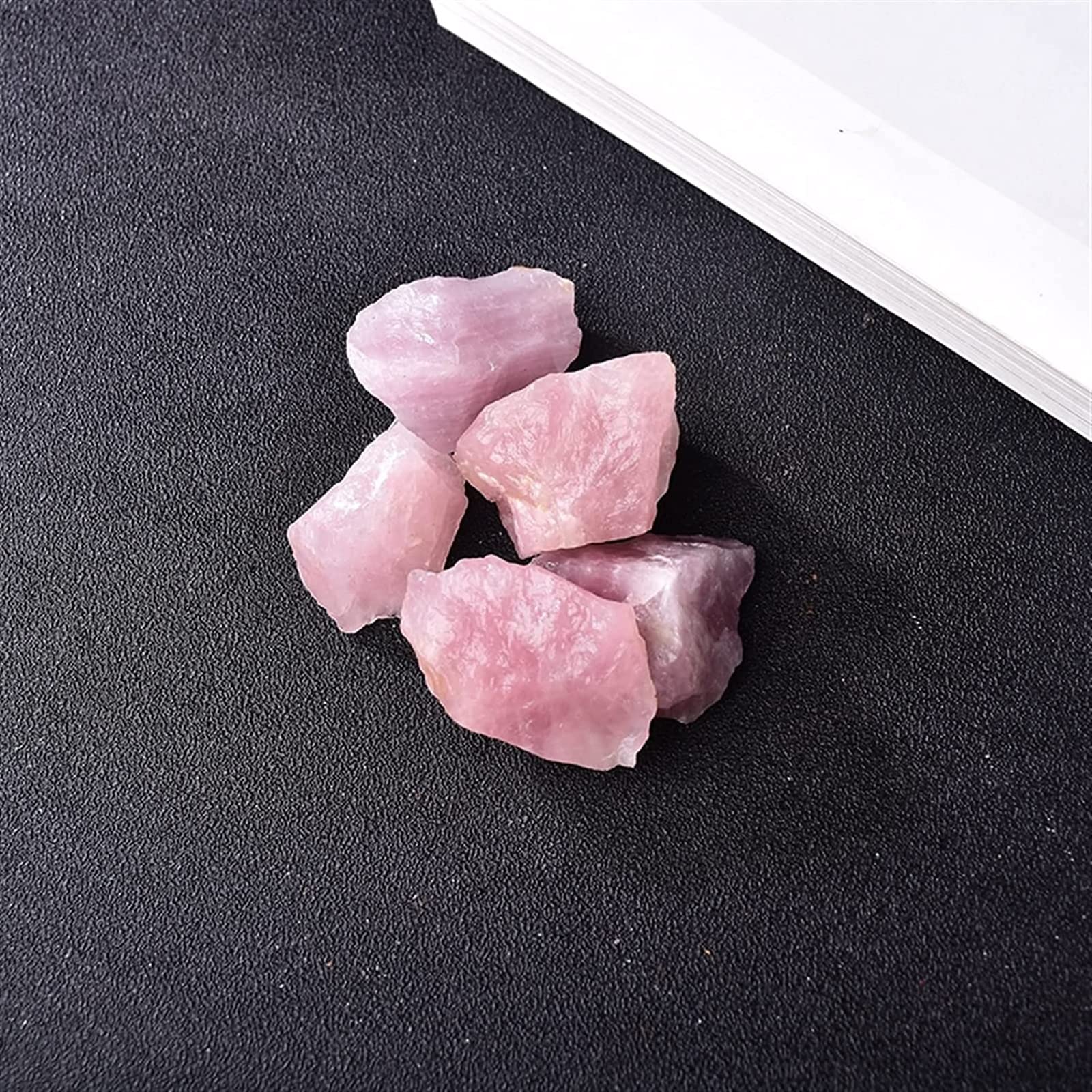Pierre de quartz rose naturel pour lithothérapie et décoration de maison