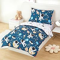 Vista 2 de URBONUR Conjunto de cama de 4 piezas para niños con tema espacial, cobertor de astronauta de cohete para niños pequeños, con sábanas, suave