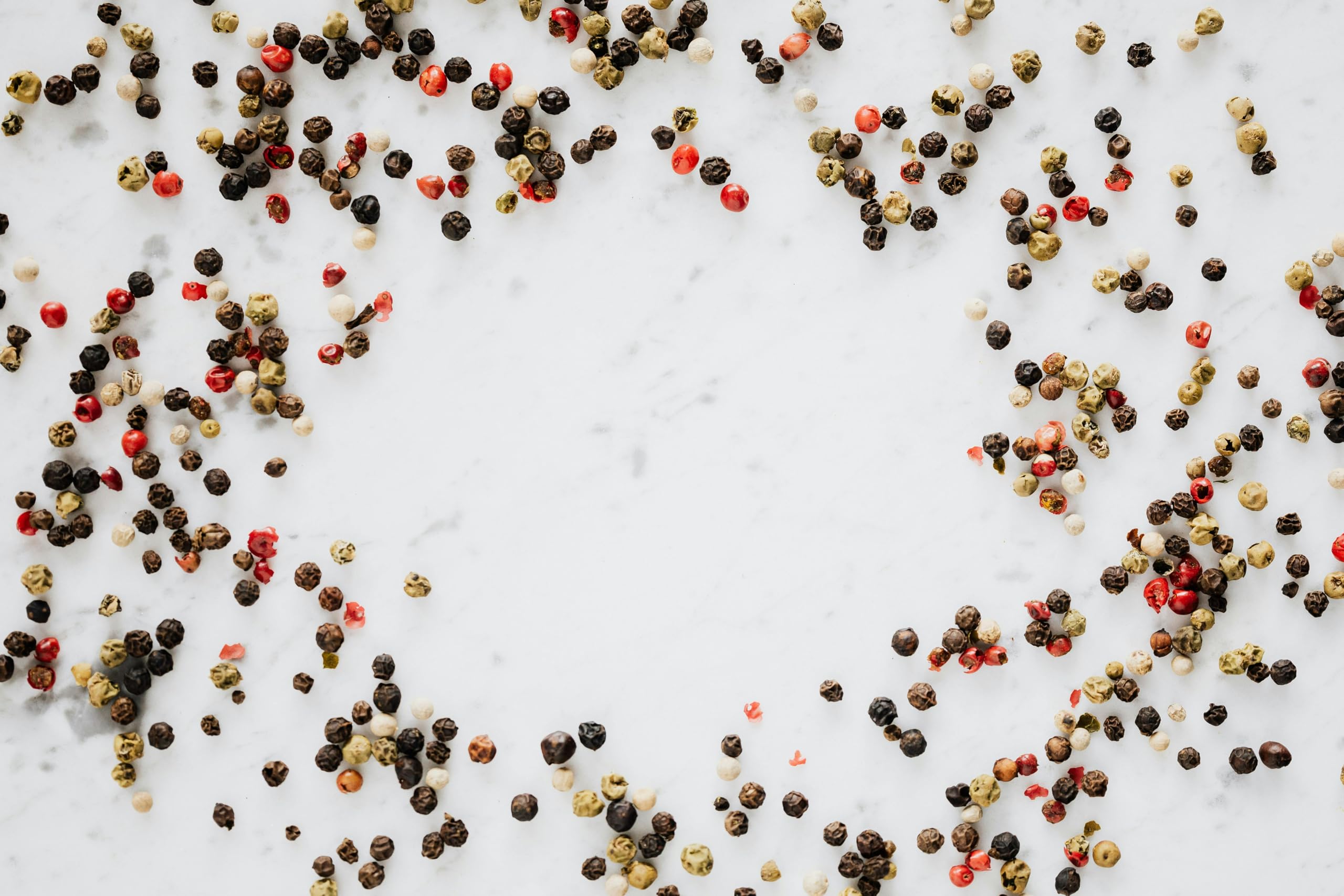 Poivre 4 baies entières 500 g - LA PLANTIGO Mélange de poivres, Poivre à 4 Baies mélange, Mélange de grains de poivre 100% naturel, coloré en grains de poivre
