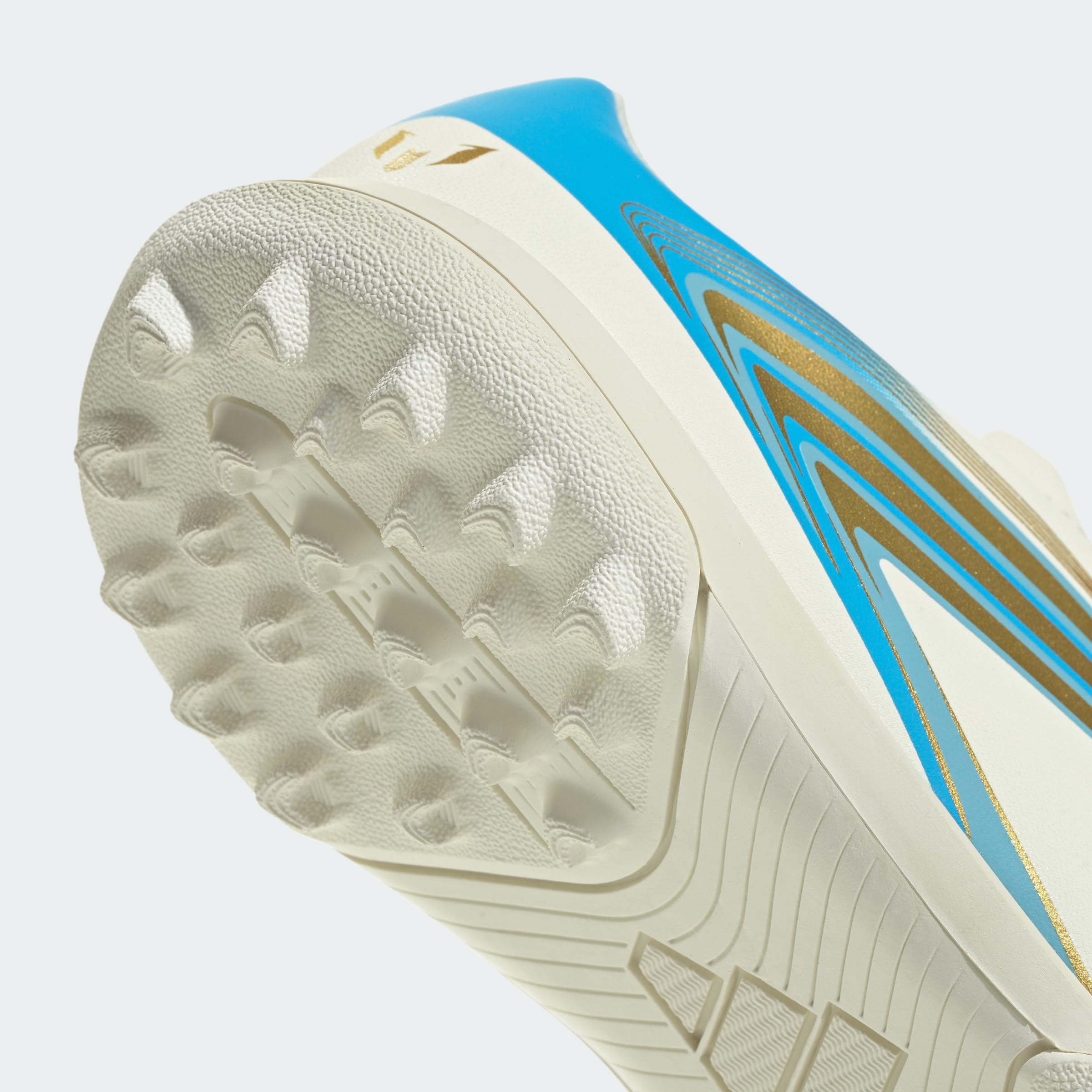 adidas Uniseks - dzieci F50 Messi Club Turf Football Kids Shoes, ivory/semi blue burst/icey blue, 37 1/3 EU