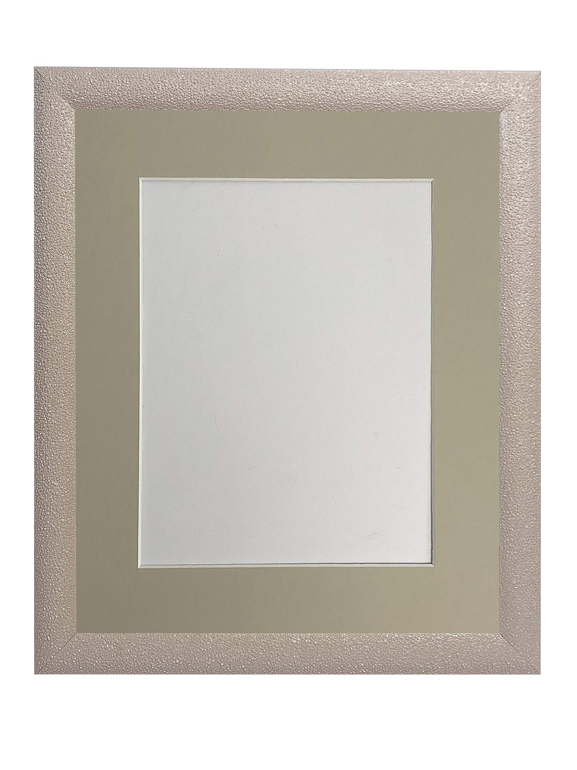 Cadre photo rose contre les murs vides : valorisez vos images A4 avec ce contour gris