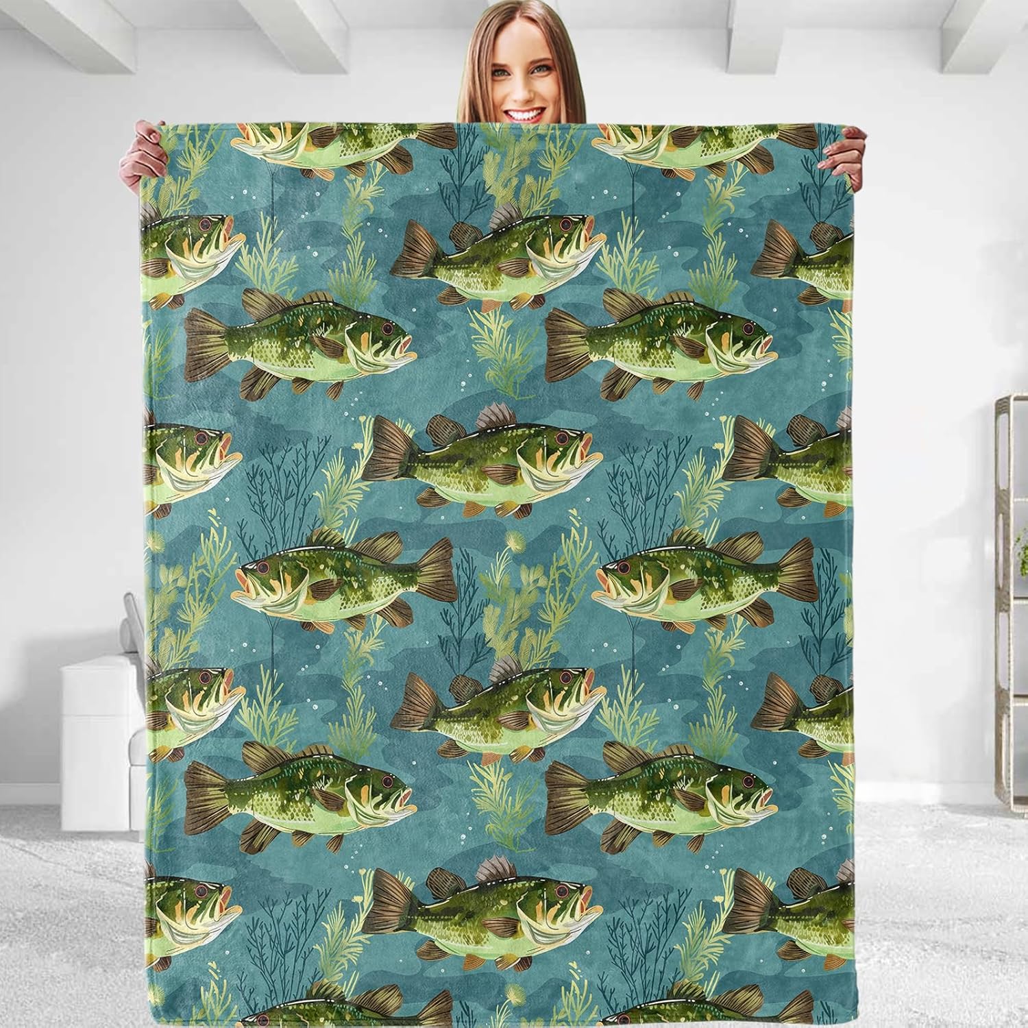 Fish-Themed Throw Blanket - Plush, Soft, Comfy, Lightweight, Warm, Fuzzy, Anti-Pilling Flannel Blanket for Couch, Sofa, Bed, Travel, Office for Boys and Men 80''×60''