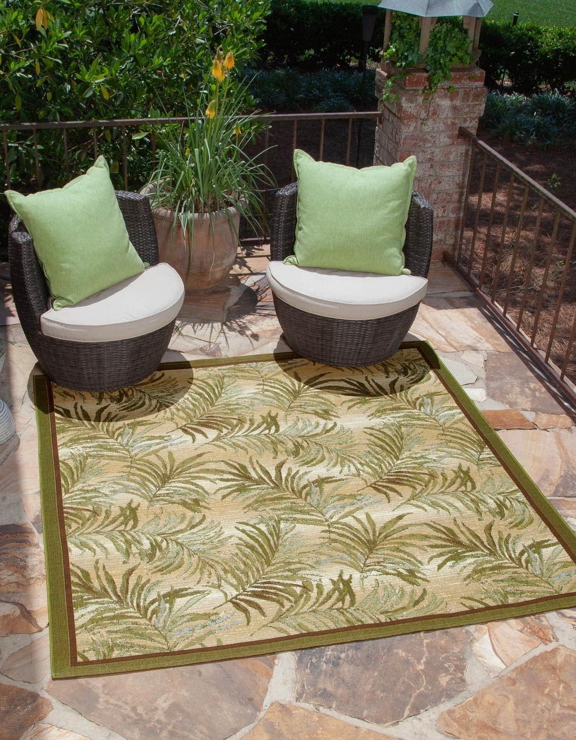 Unique Loom Outdoor Botanical Collection Area Rug - Keukenhof (5' 4" Square, Green/ Beige)