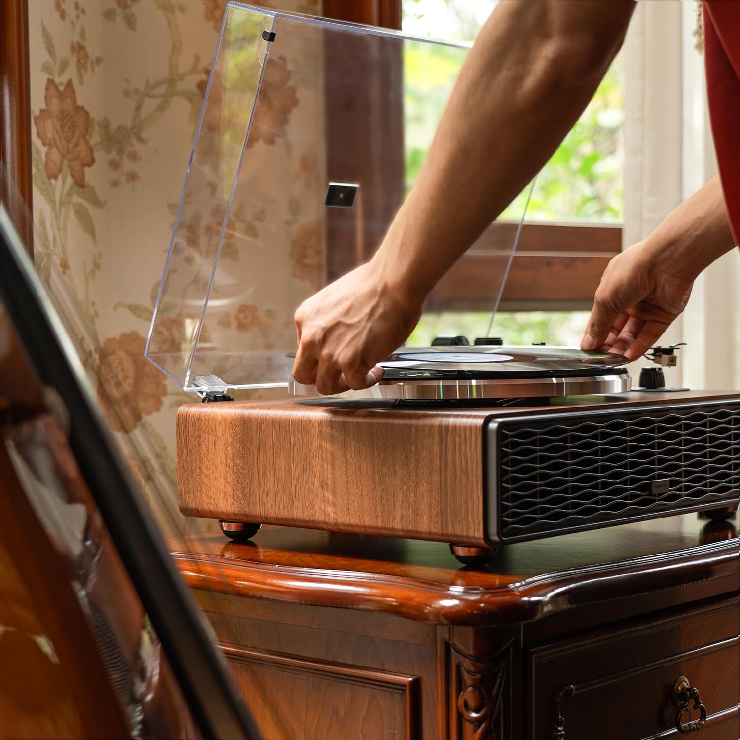 Annesburg Vinyl Record Player, Bluetooth Turntable with Built-in Speakers, High Fidelity Belt Drive 33/45 RPM, AT-3600L Magnetic Cartridge, Wood Walnut