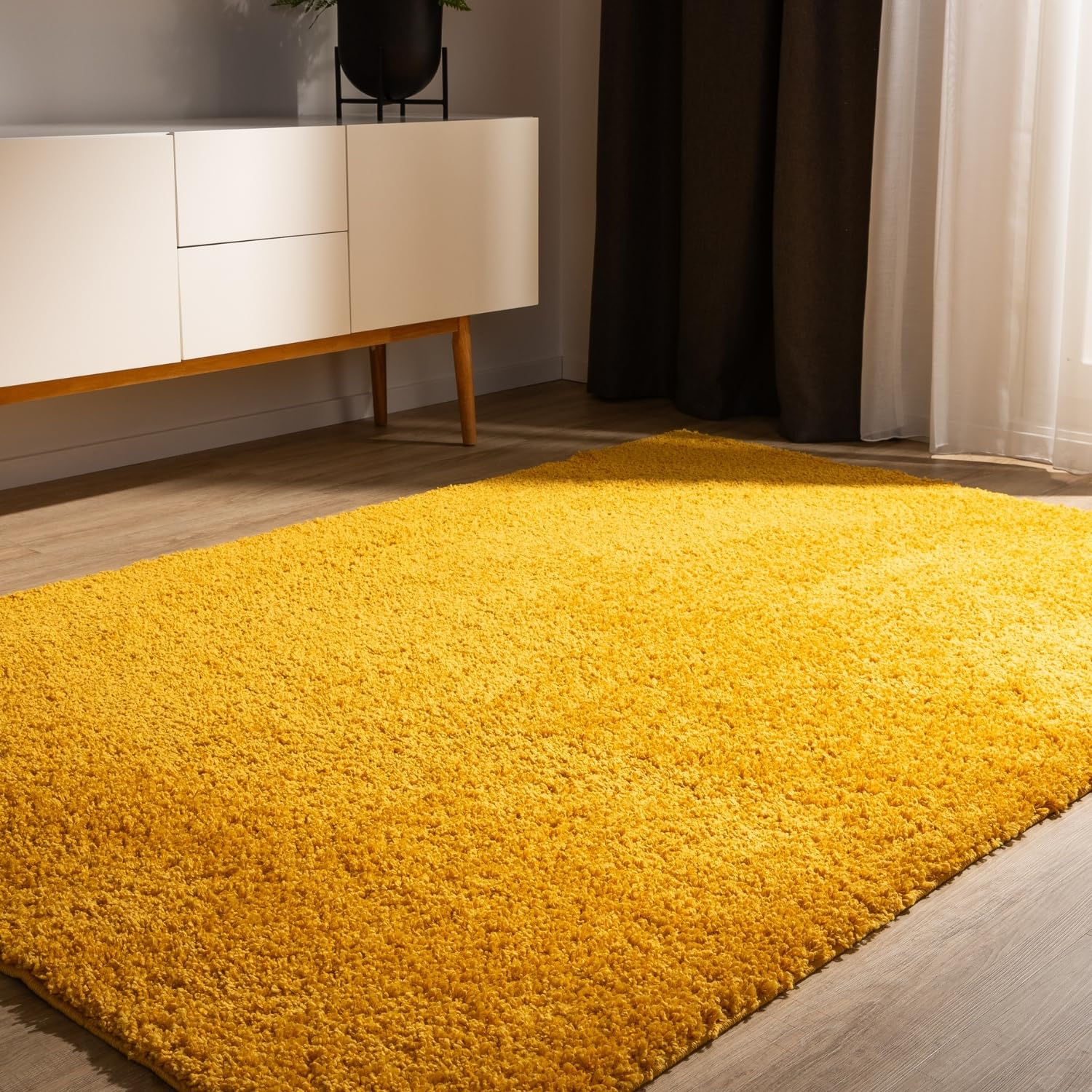 benuta Basic Hochflorteppich Teppich Wohnzimmer Sohari - Gelb 120x170 cm - Minimalistischer Look - Weich & Waschbar - Für Schlafzimmer, Flur oder Esszimmer - Geeignet für Fußbodenheizung
