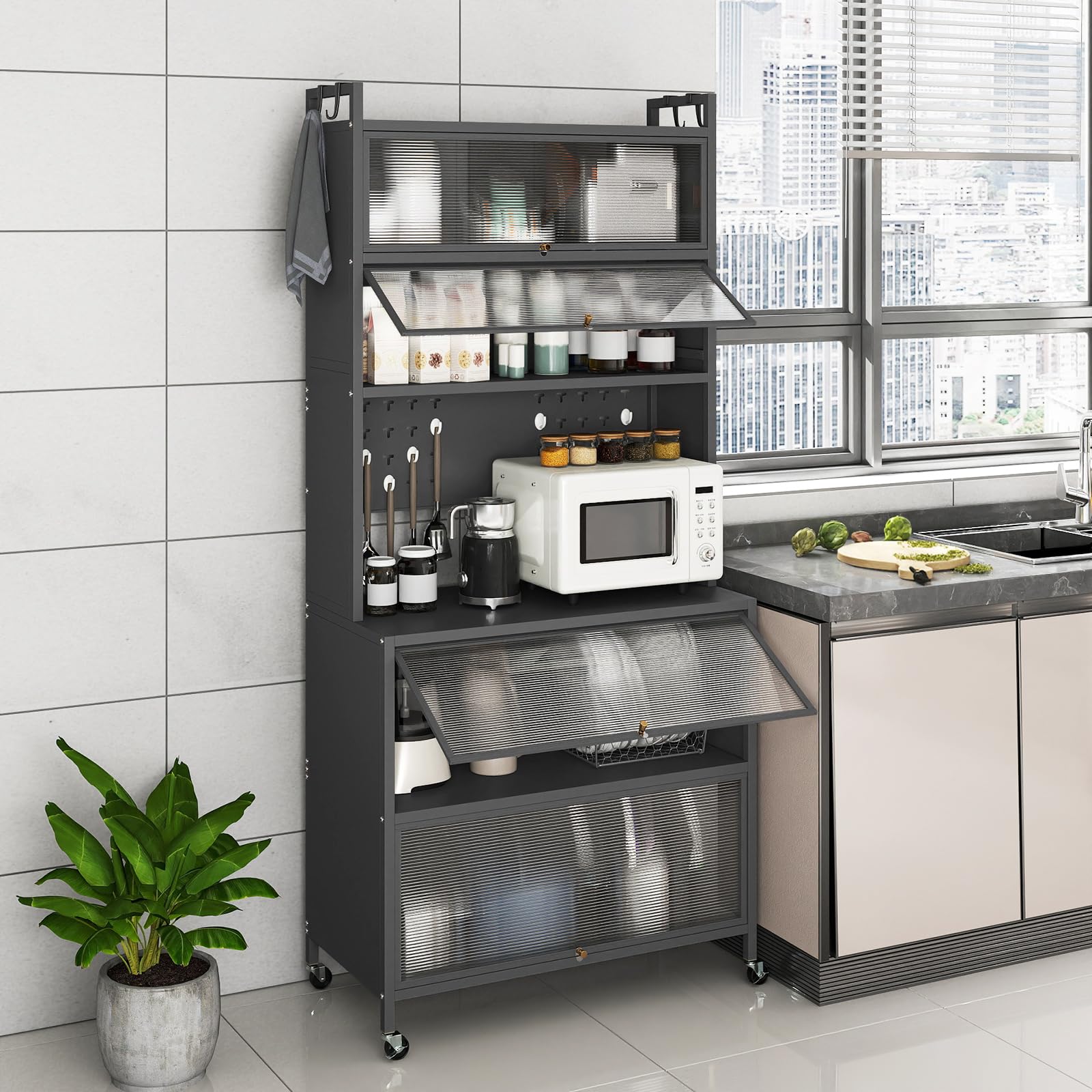 GIANTEX Meuble de Cuisine Haut 6 Niveaux, Buffet Cuisine Rangement avec roulettes, 10 Crochets, Portes Rabattable, Panneau Perforé, Meuble Vitrine en Acier, pour Salon, Salle à Manger (Gris)