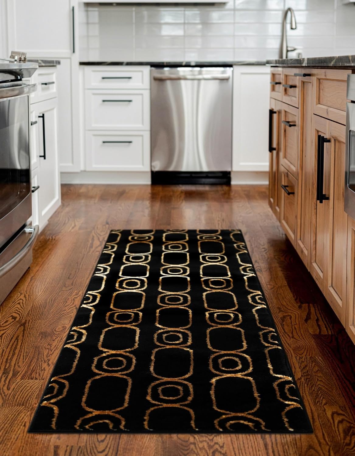 Rugs.com Vogue Geo Collection Rug – 6 Ft Runner Black Medium-Pile Rug Perfect for Hallways, Entryways